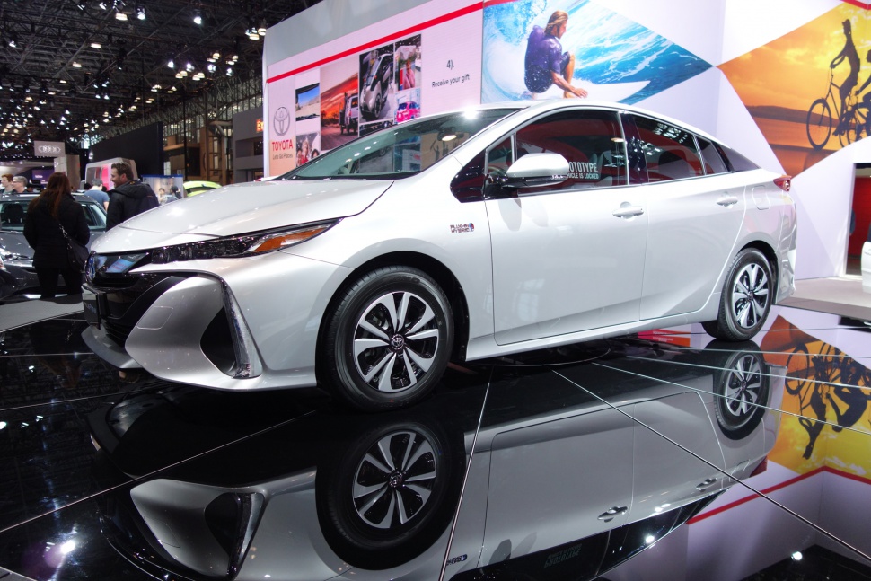 Aerodynamic hybrid vehicle with modern design and distinct front fascia