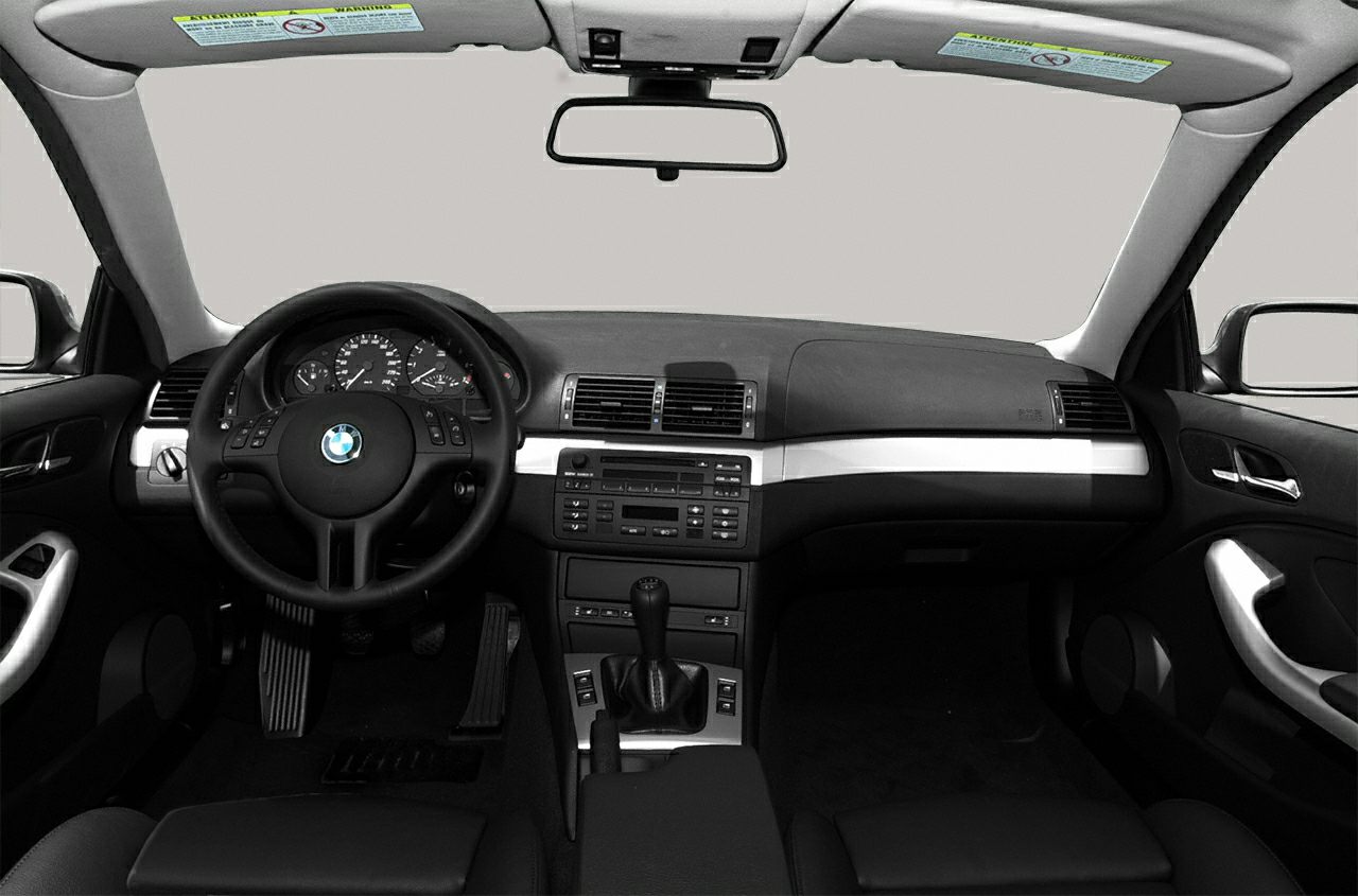 Dashboard, steering wheel, center console interior view