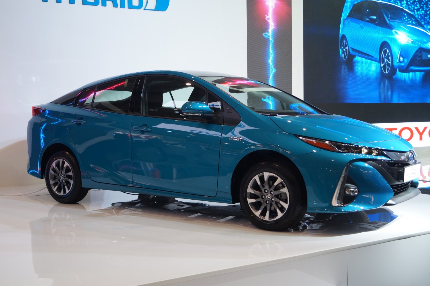 Hybrid hatchback with aerodynamic styling and LED headlights