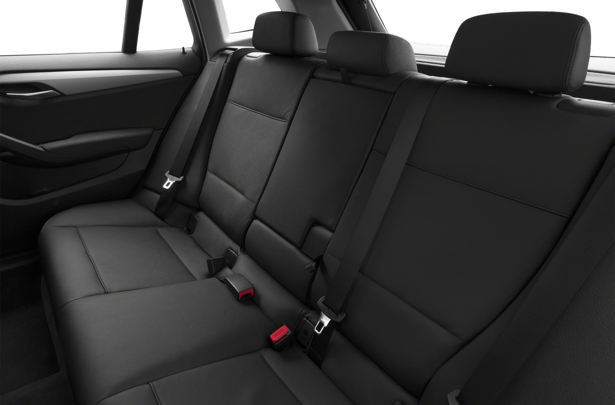 Leather rear seats with headrests and seat belts