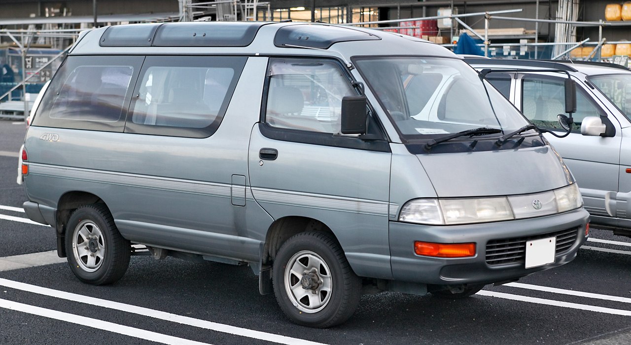 4WD minivan with raised roof and sliding side door