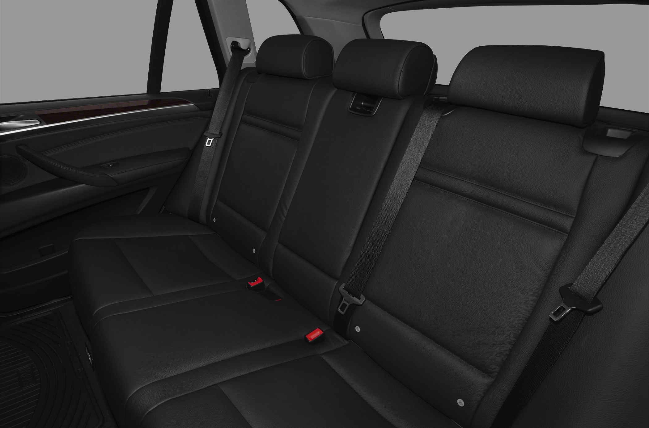 Black leather rear seats with headrests and seat belts