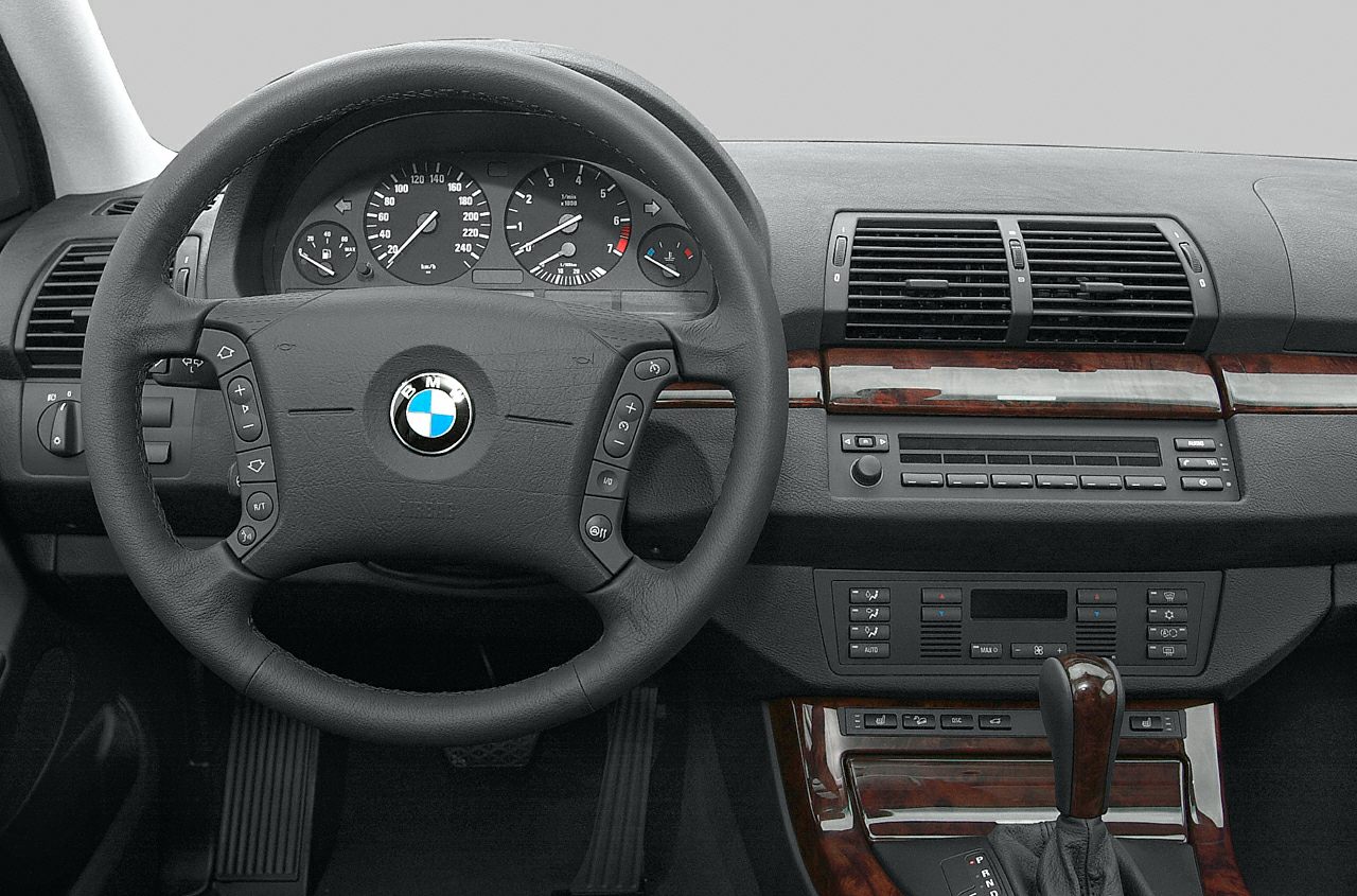 BMW E53 dashboard and multifunction steering wheel with wood trim