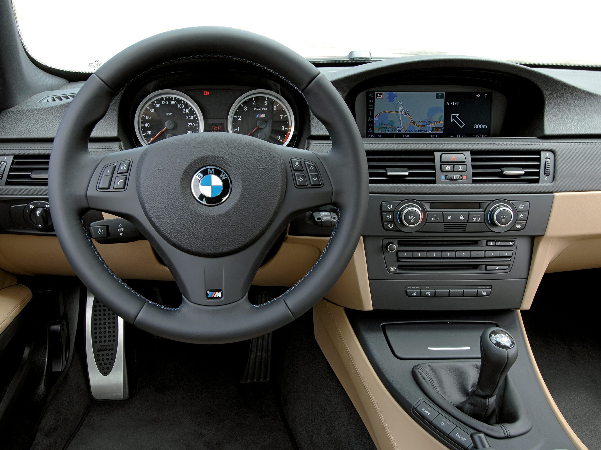 Steering wheel, dashboard, manual gearshift