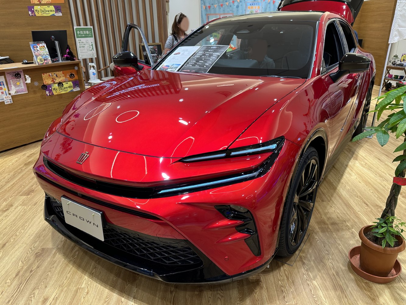 Front fascia with sleek LED headlights and aerodynamic grille