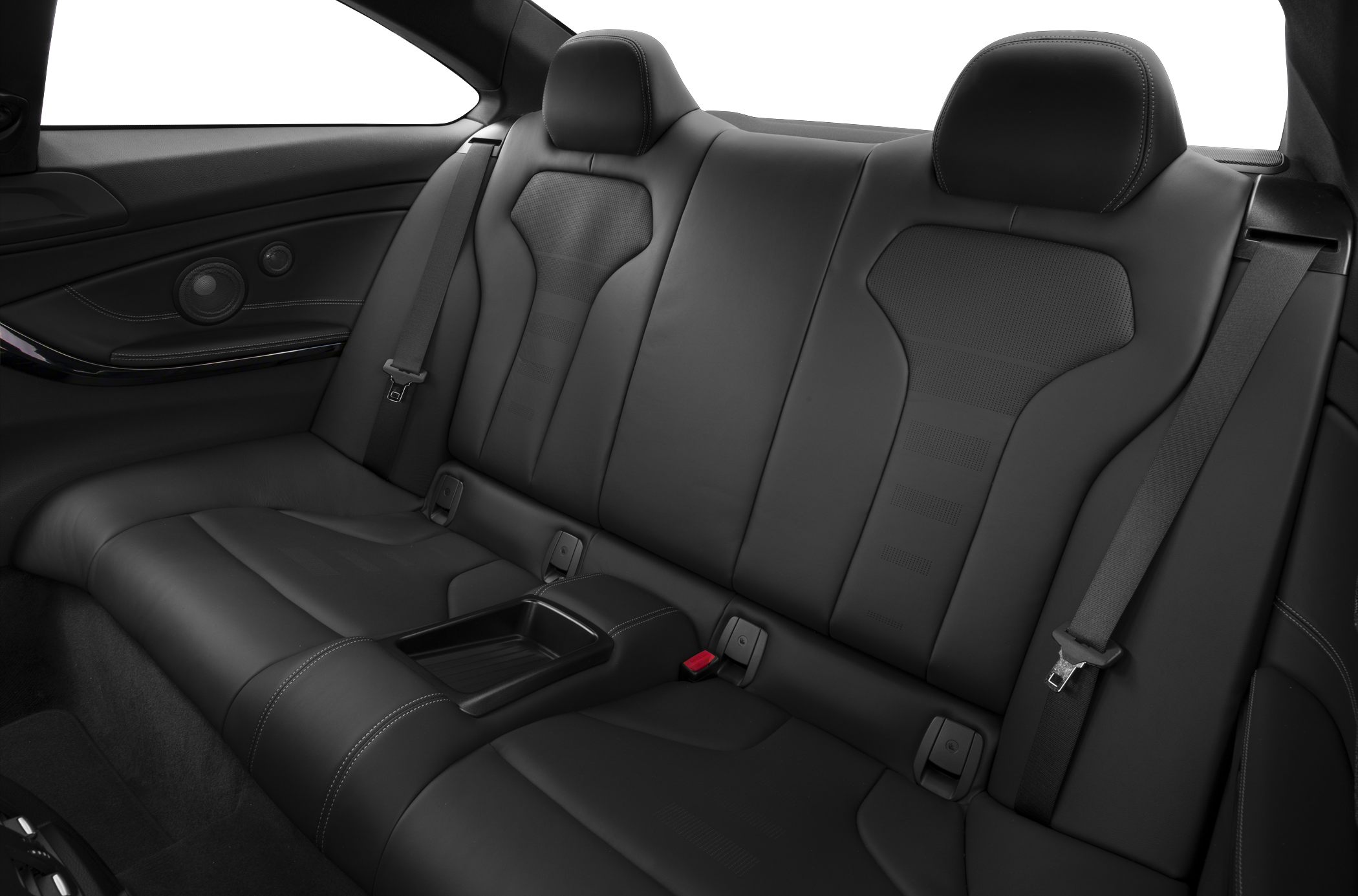 Rear black leather seats with integrated safety belts