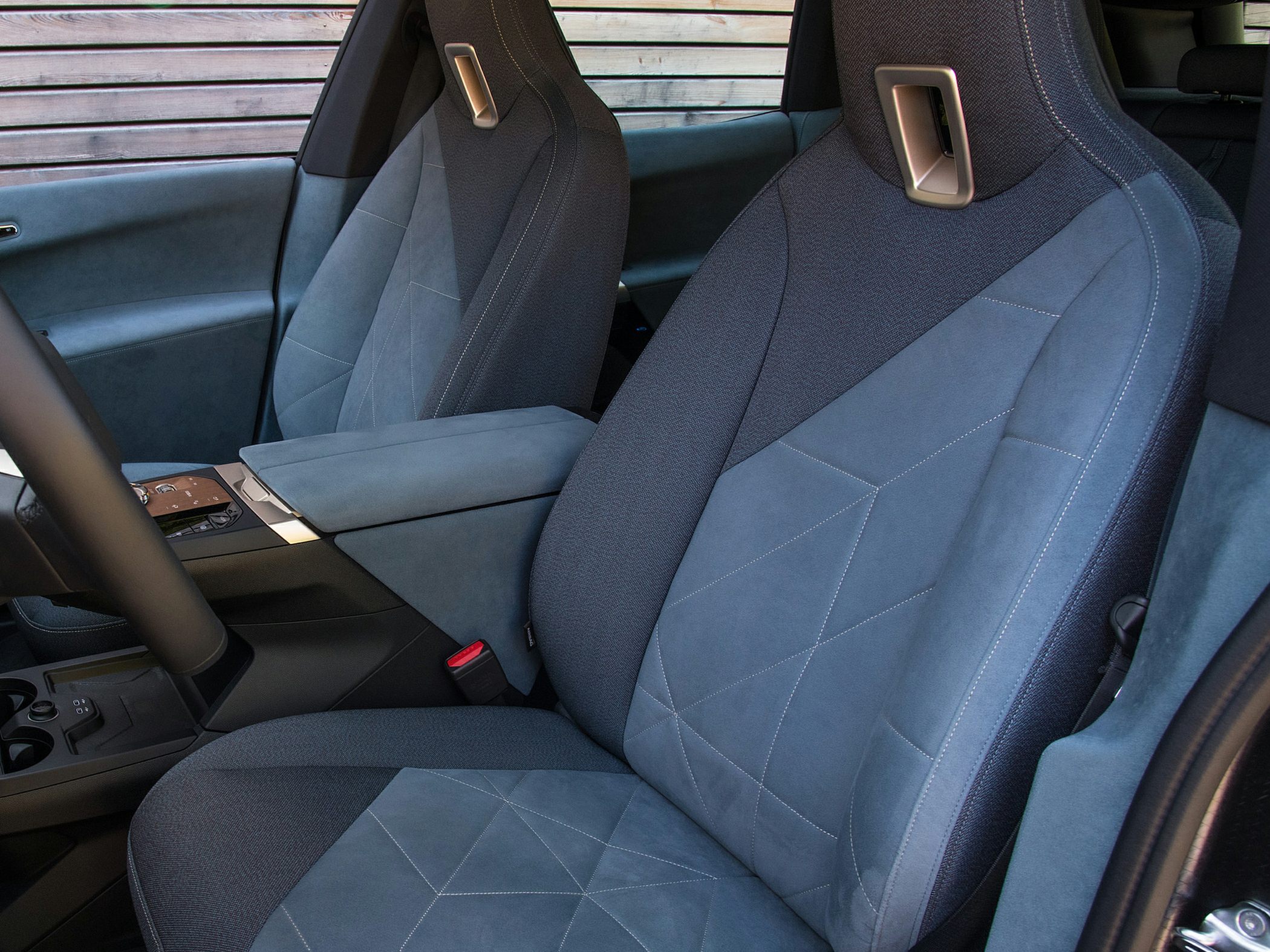 Front seats with modern ergonomic upholstery design
