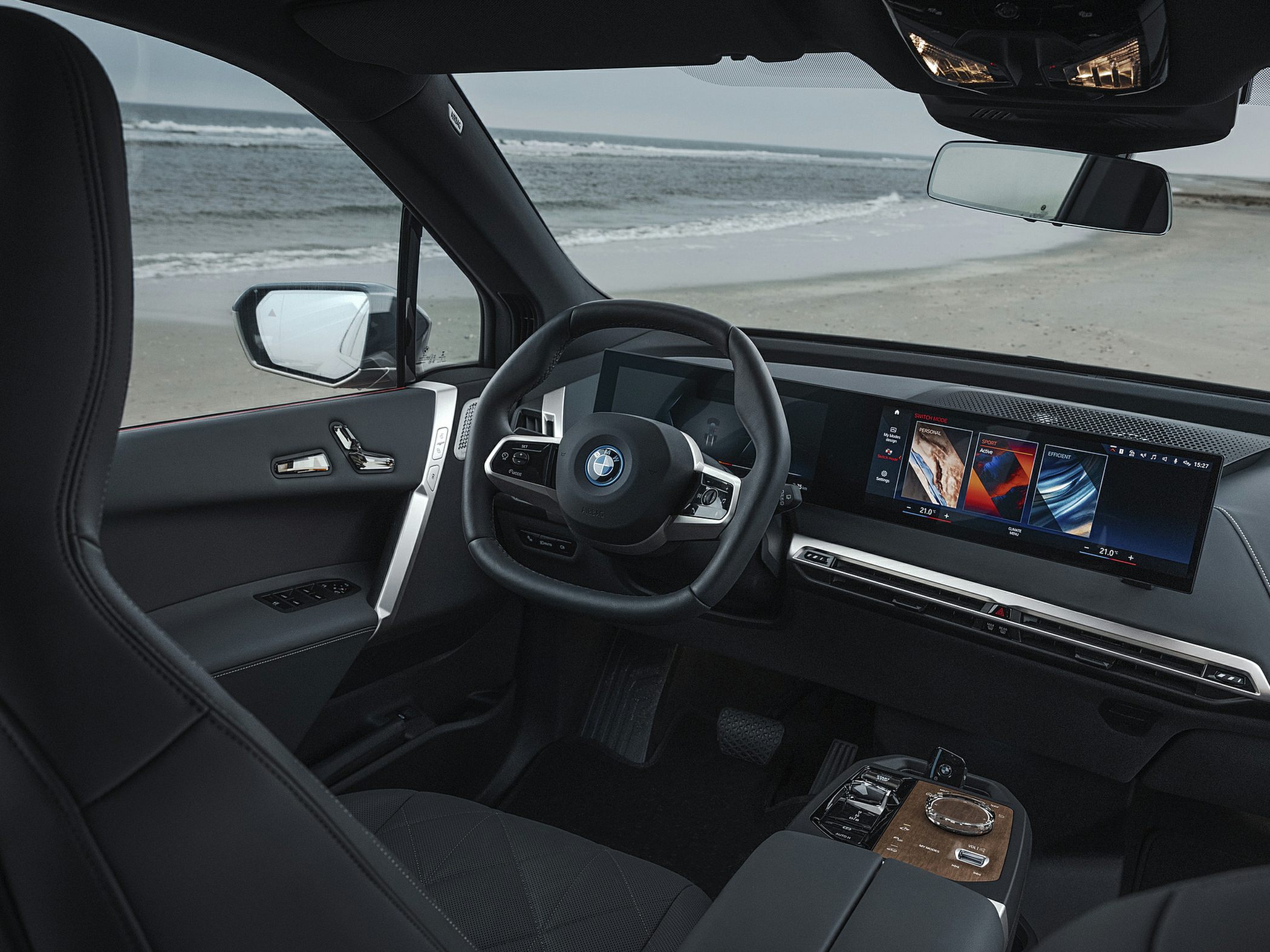 Digital dashboard and steering wheel with infotainment display