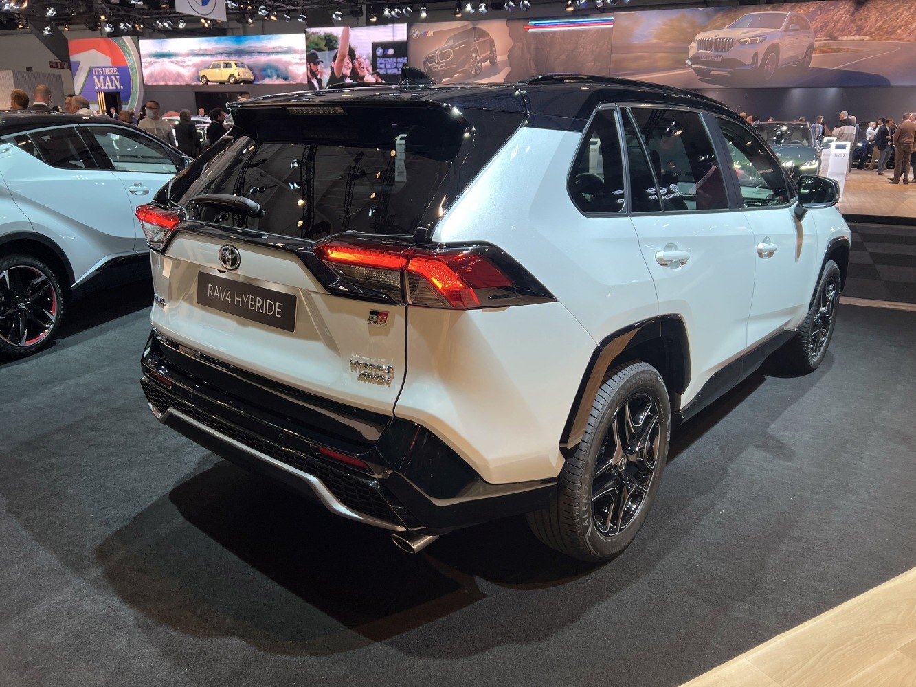 Rear and side view of a hybrid SUV with LED tail lights and sporty wheels