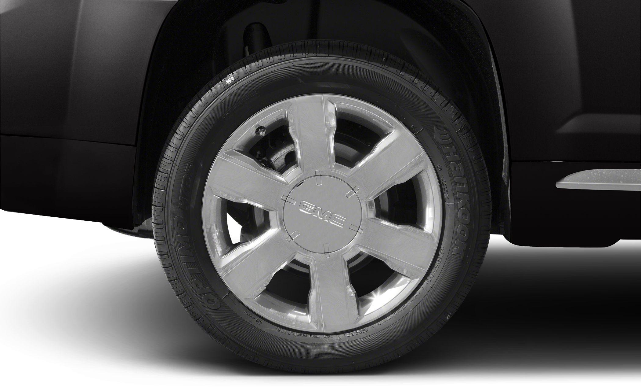 Close-up of alloy wheel with Hankook Optimo HT25 tire