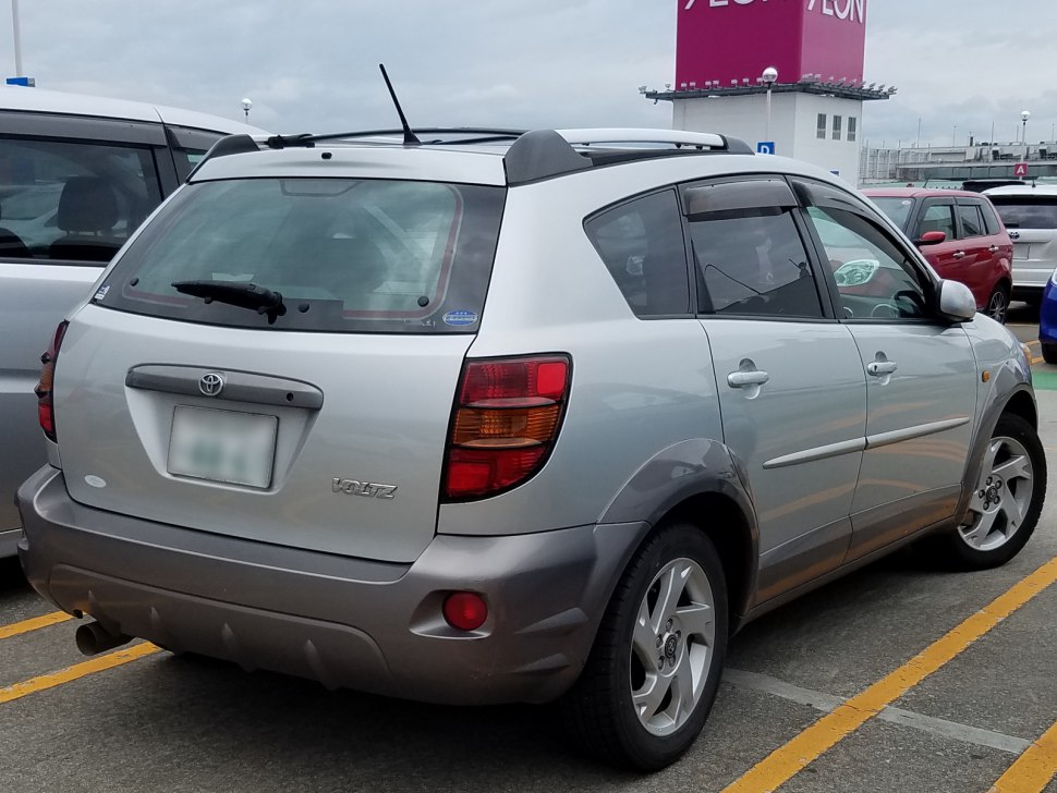 Rear and side profile with roof rails and alloy wheels