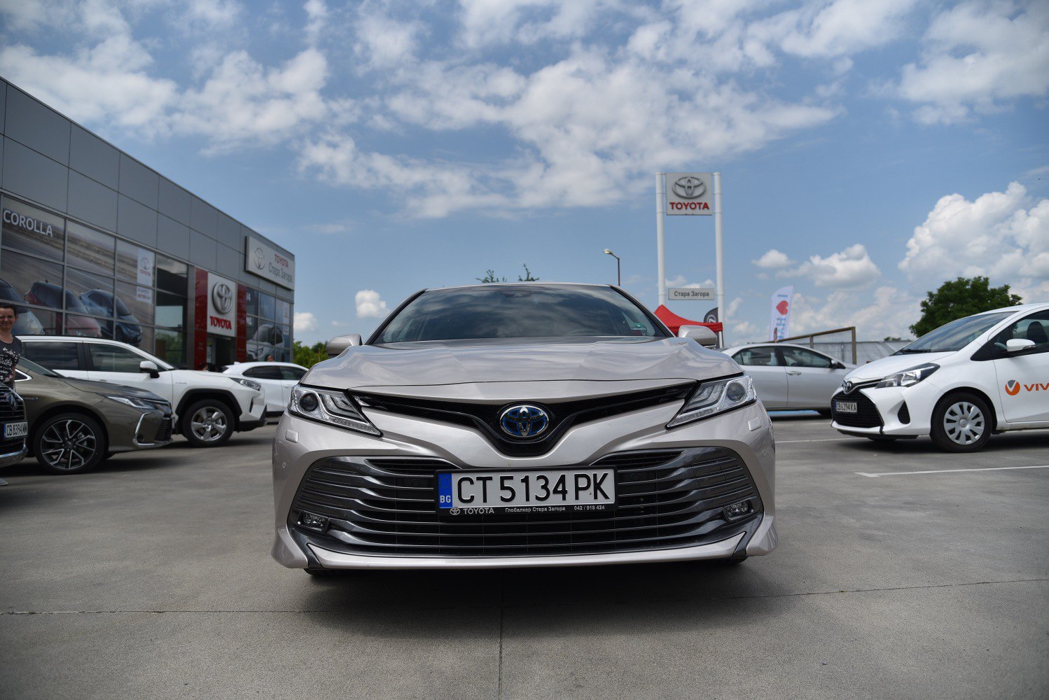 Wide grille and sleek headlights with aggressive front design