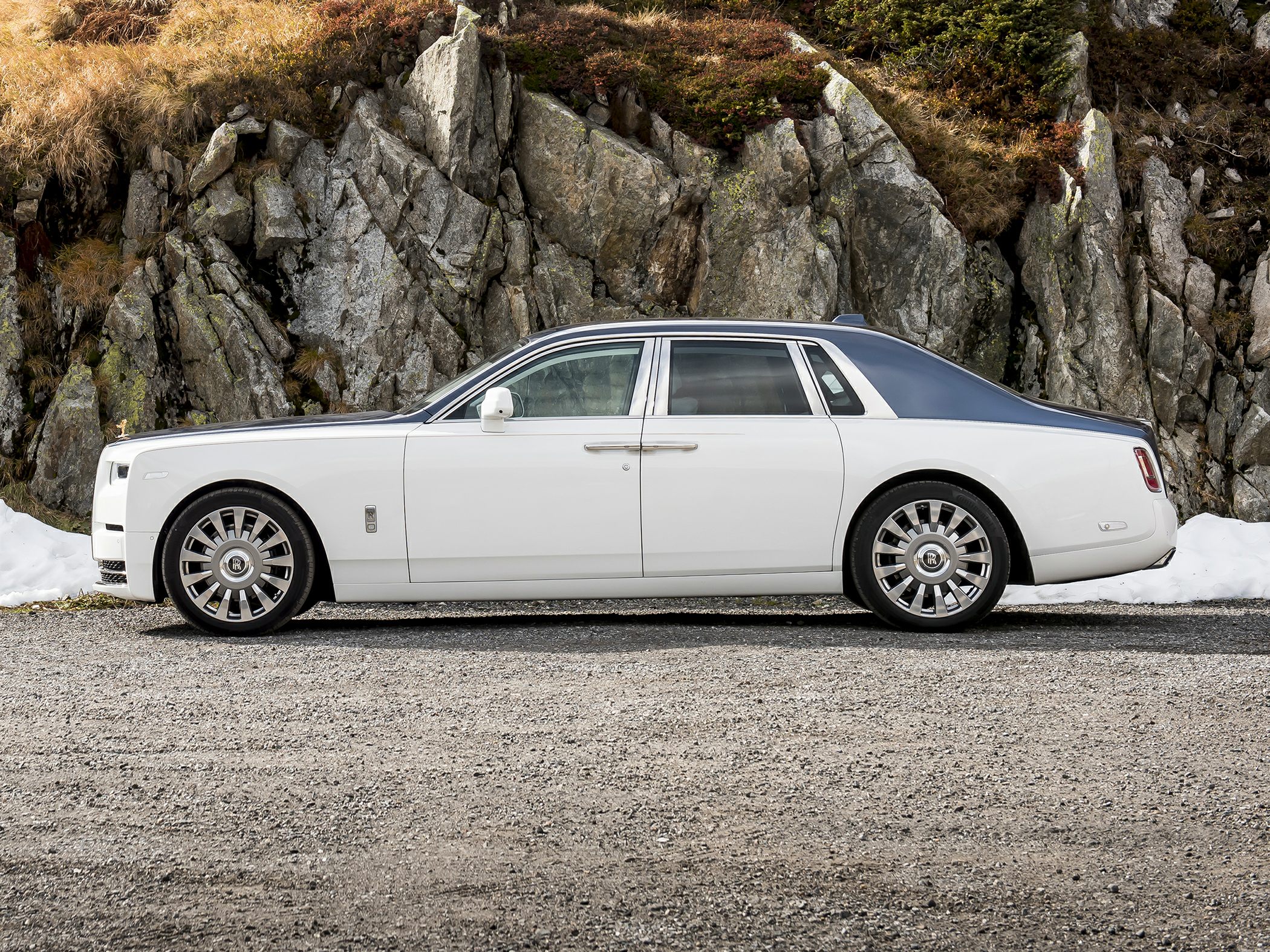 2018 Rolls-Royce Phantom VIII Side View Left