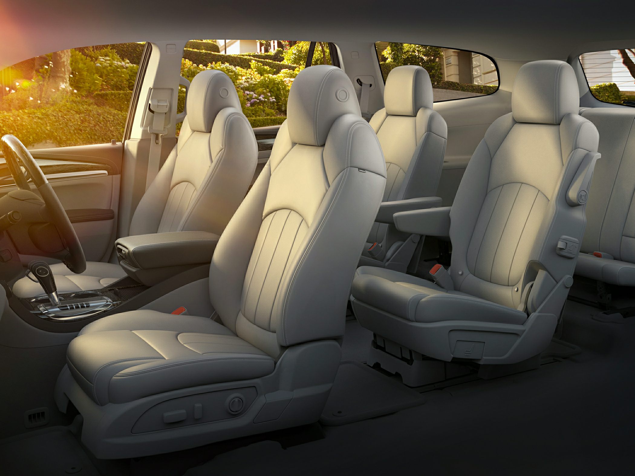 Interior layout with leather seats and 3-row configuration