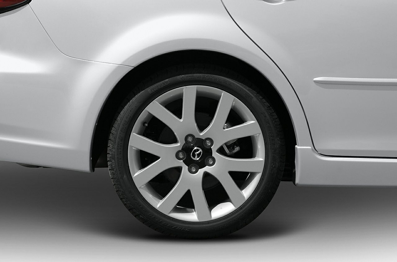 Close-up of alloy wheel and rear wheel arch