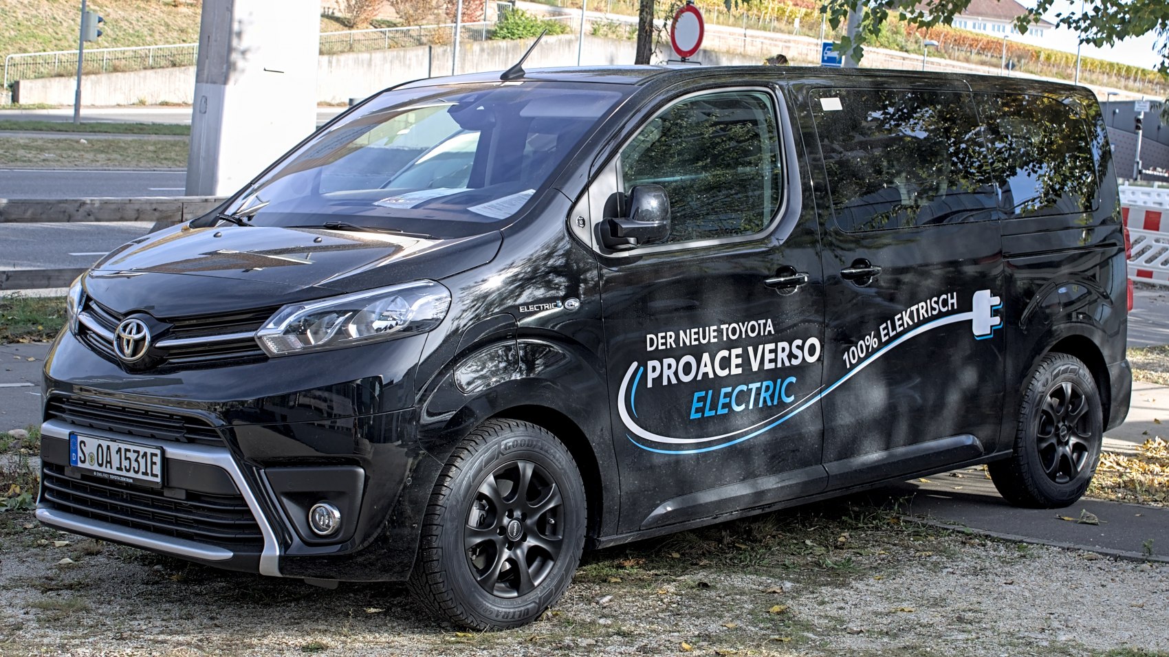 Electric 2016 model modern short wheelbase van