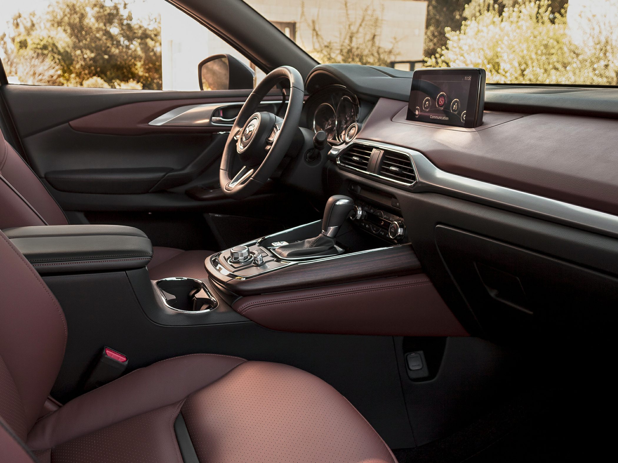 Dashboard, center console, leather seats, infotainment screen