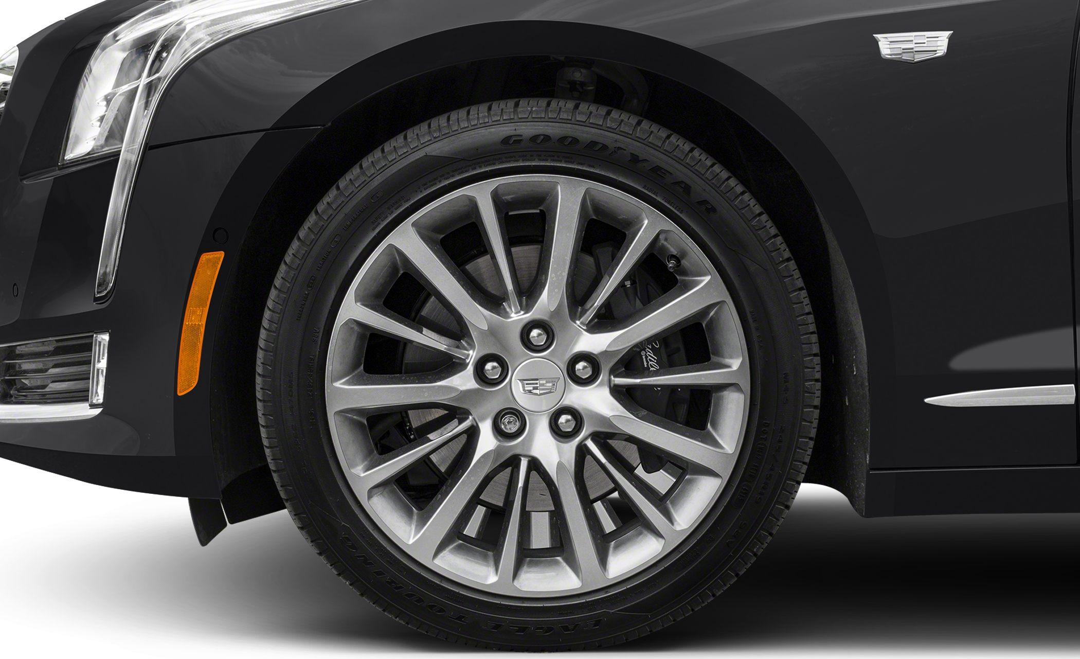 Multi-spoke alloy wheel with front fender and reflector