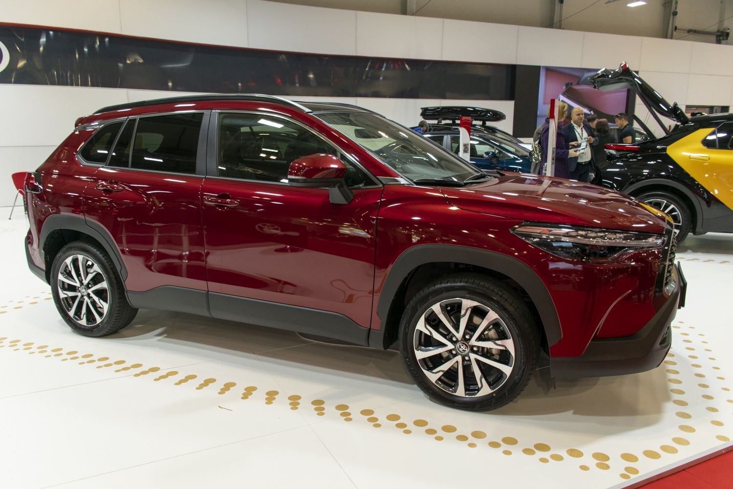 Sleek 2024 facelift SUV side profile with alloy wheels and LED headlights