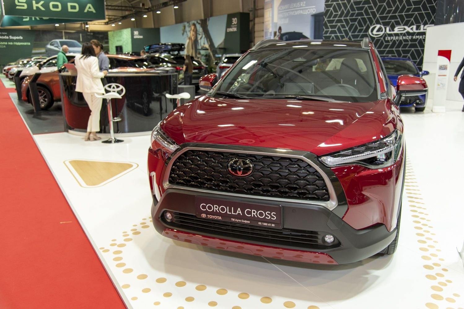 Modern SUV front with hexagonal grille and LED headlights