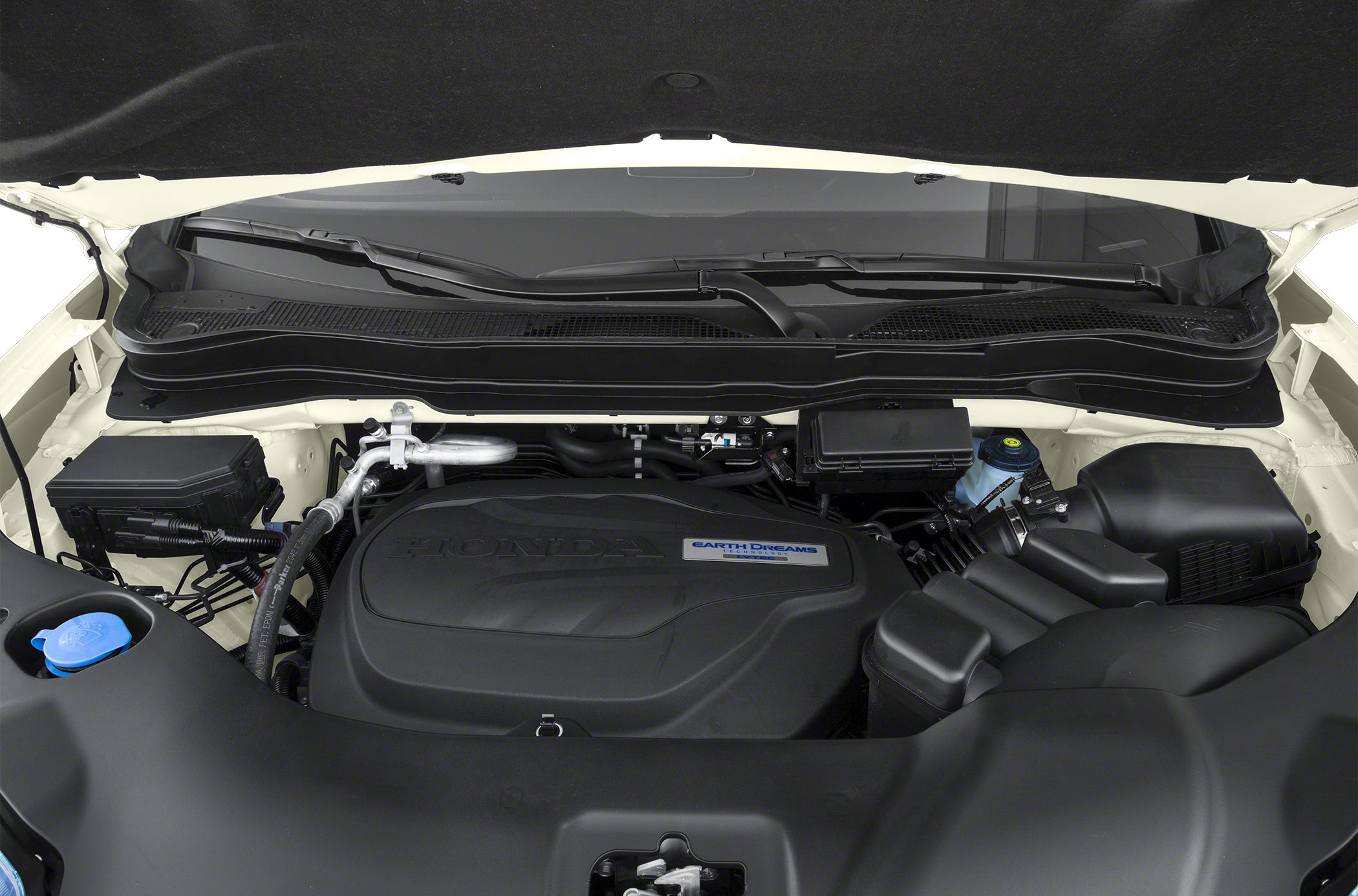 Engine compartment with Earth Dreams Technology cover
