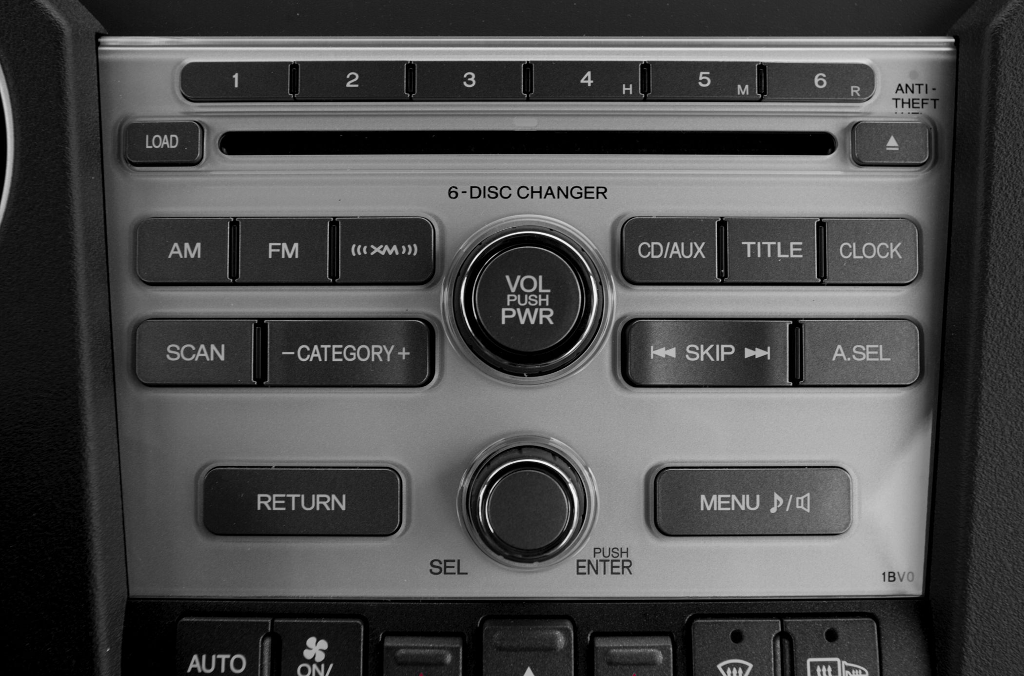 6-disc changer audio system with AM, FM, XM, and CD/AUX controls