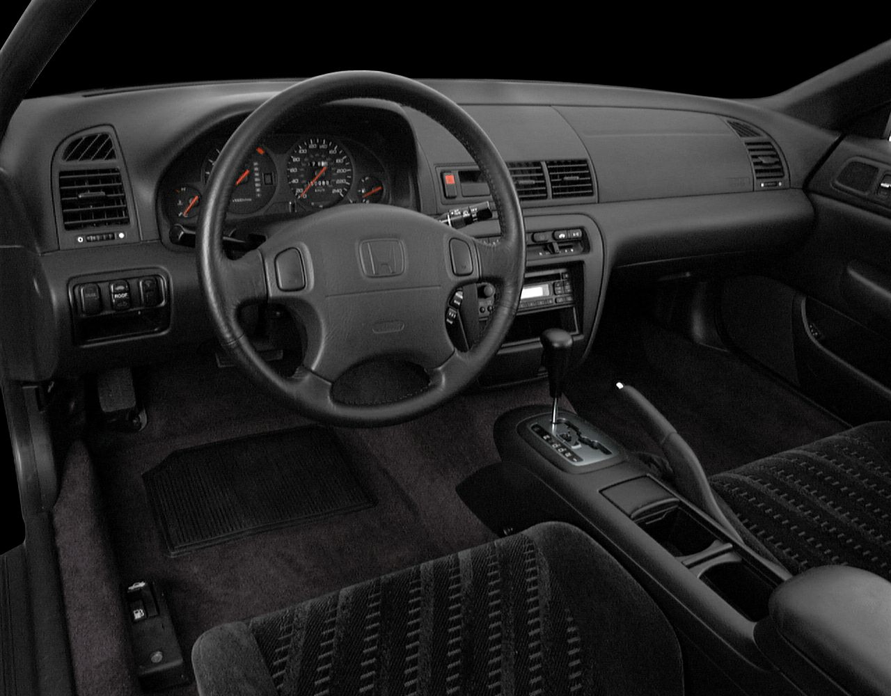 Classic dashboard and steering wheel with automatic gearshift