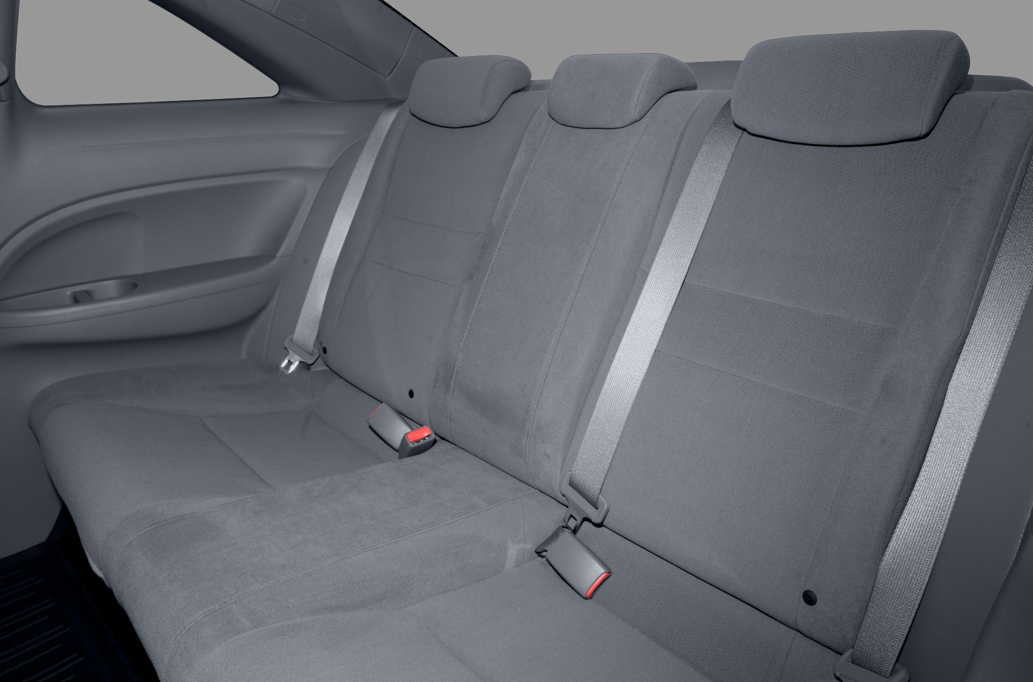 Rear seat with three headrests and seat belts