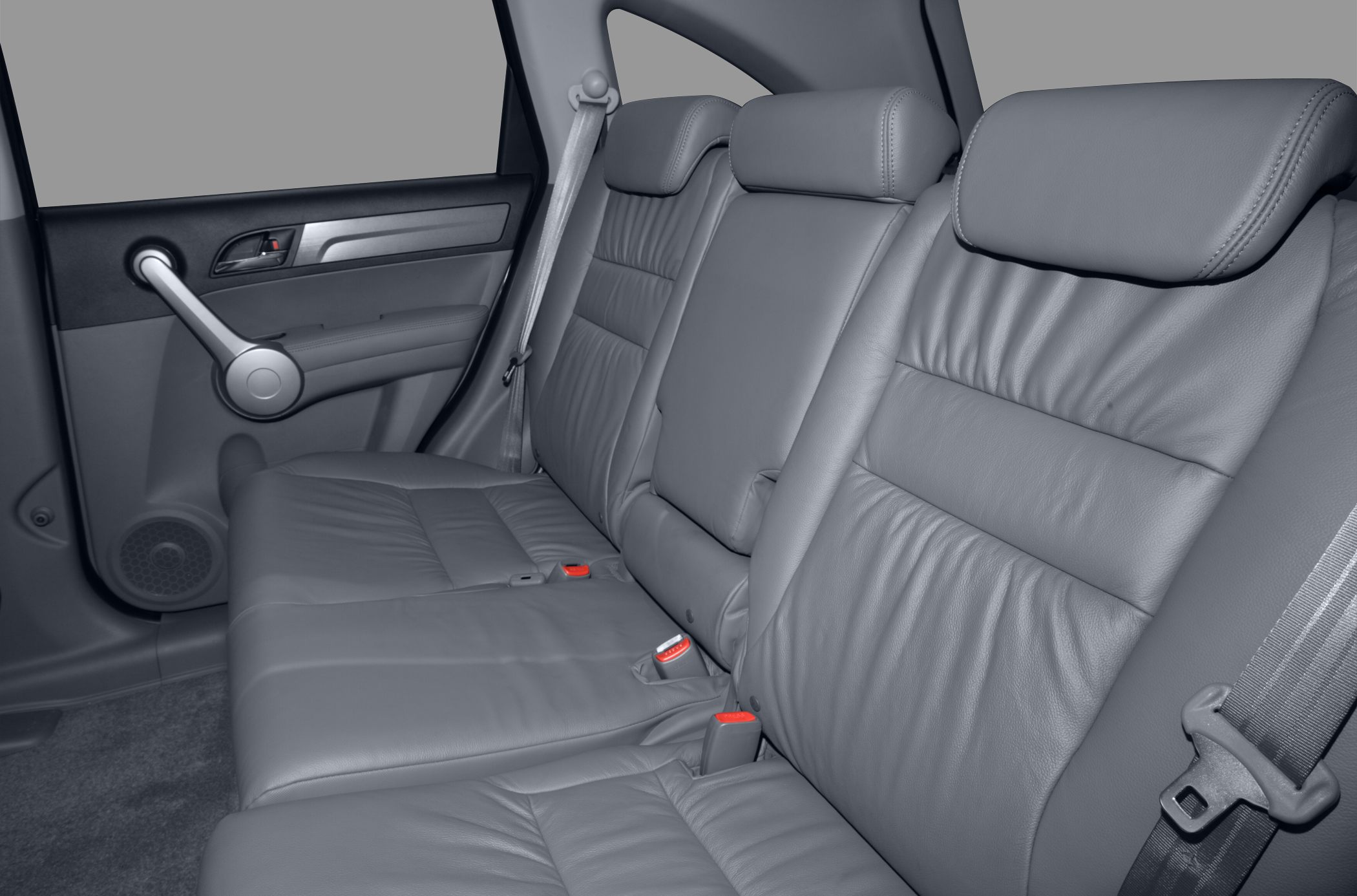 Leather rear seats with headrests and seatbelts