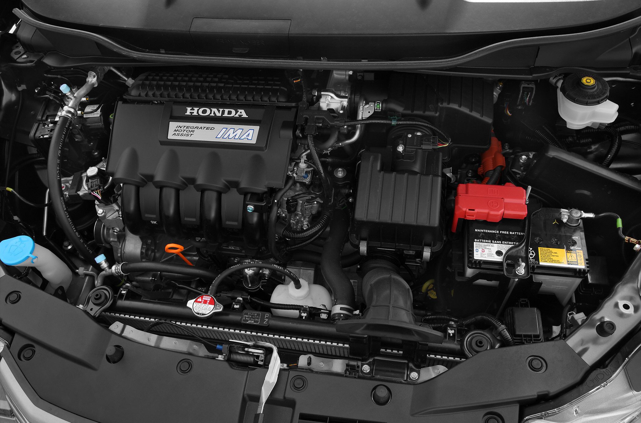 Engine bay with Integrated Motor Assist hybrid system