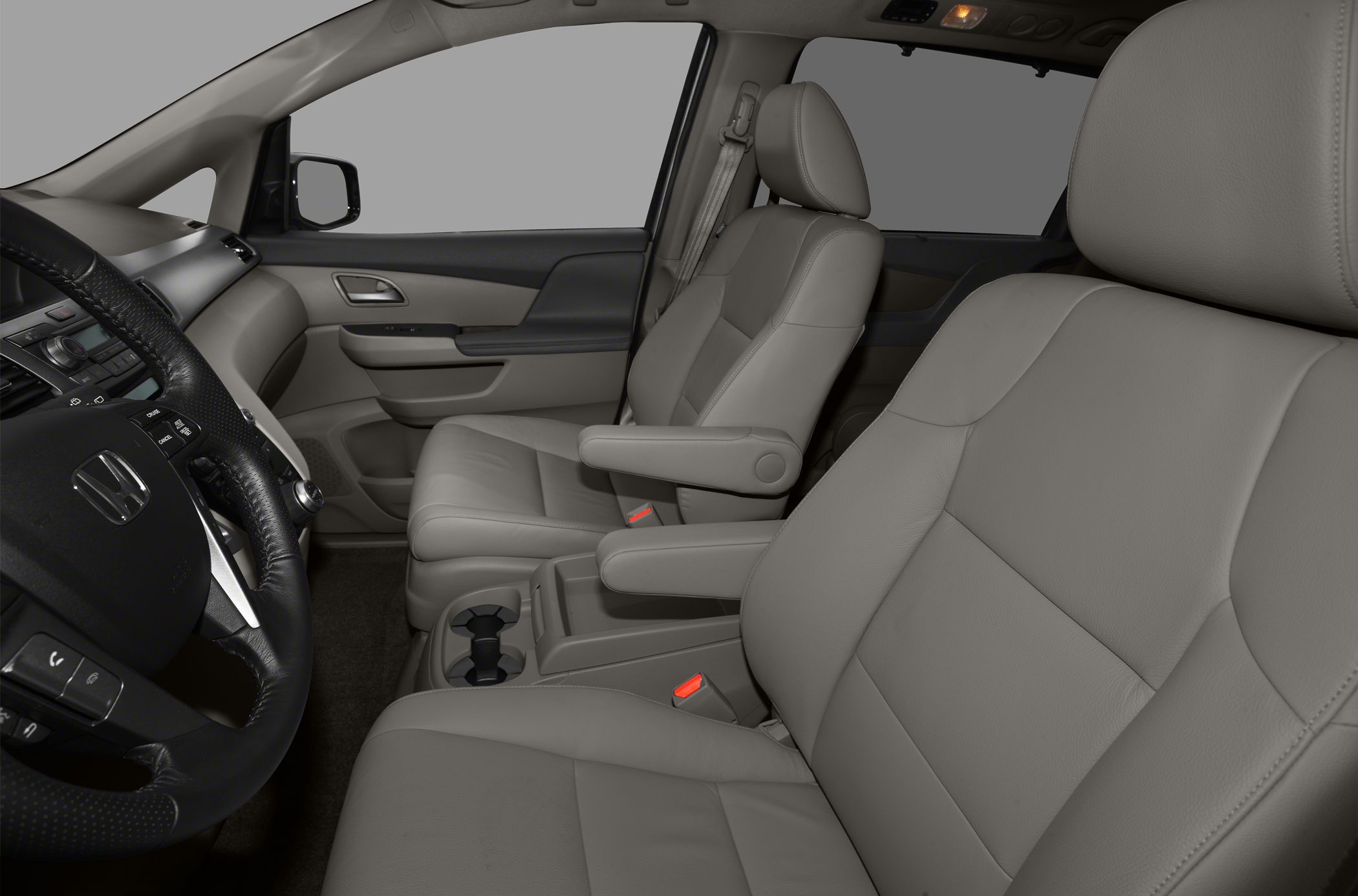 Leather front seats and interior with armrests and cup holders