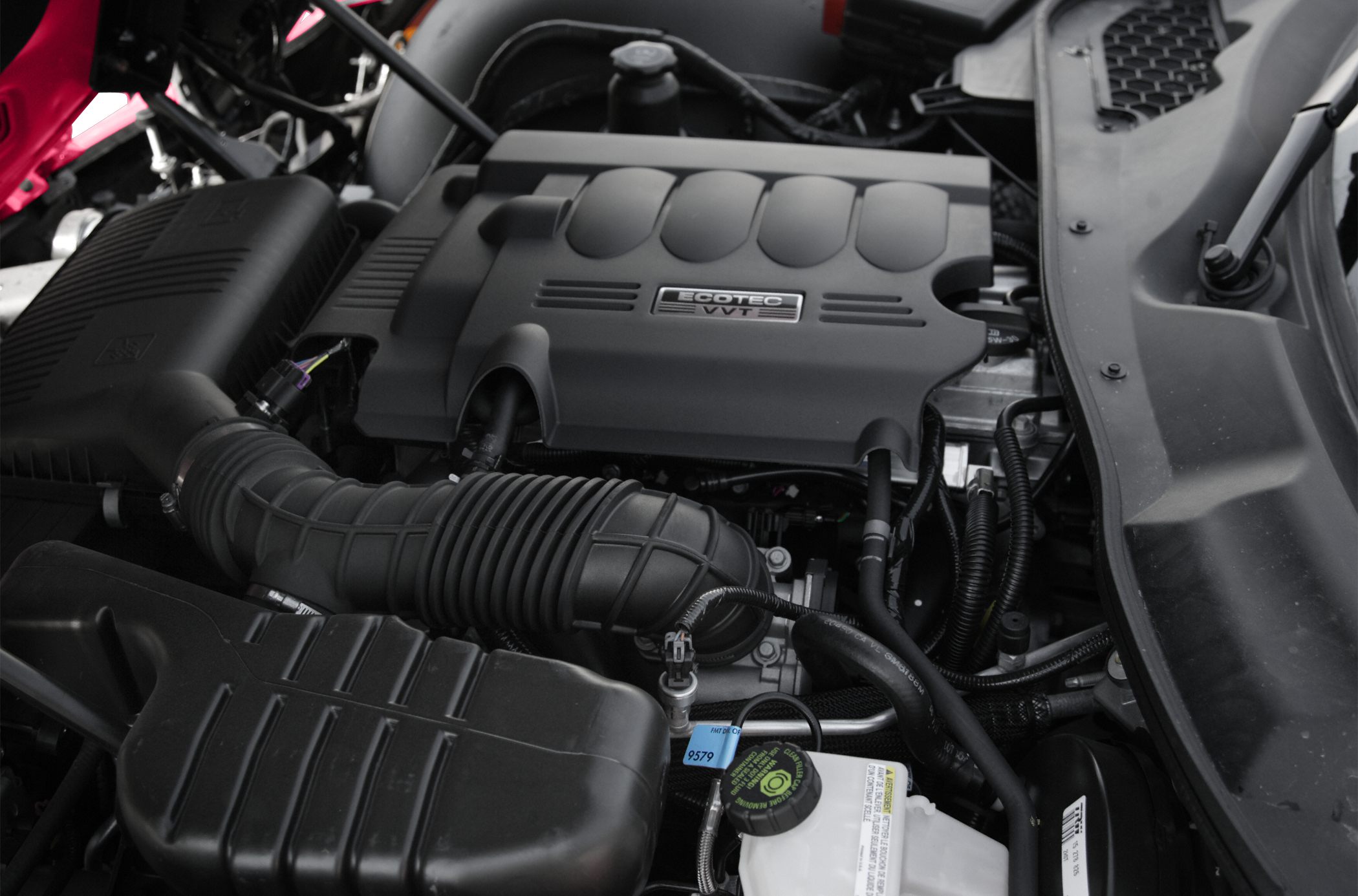 ECOTEC VVT engine cover and components