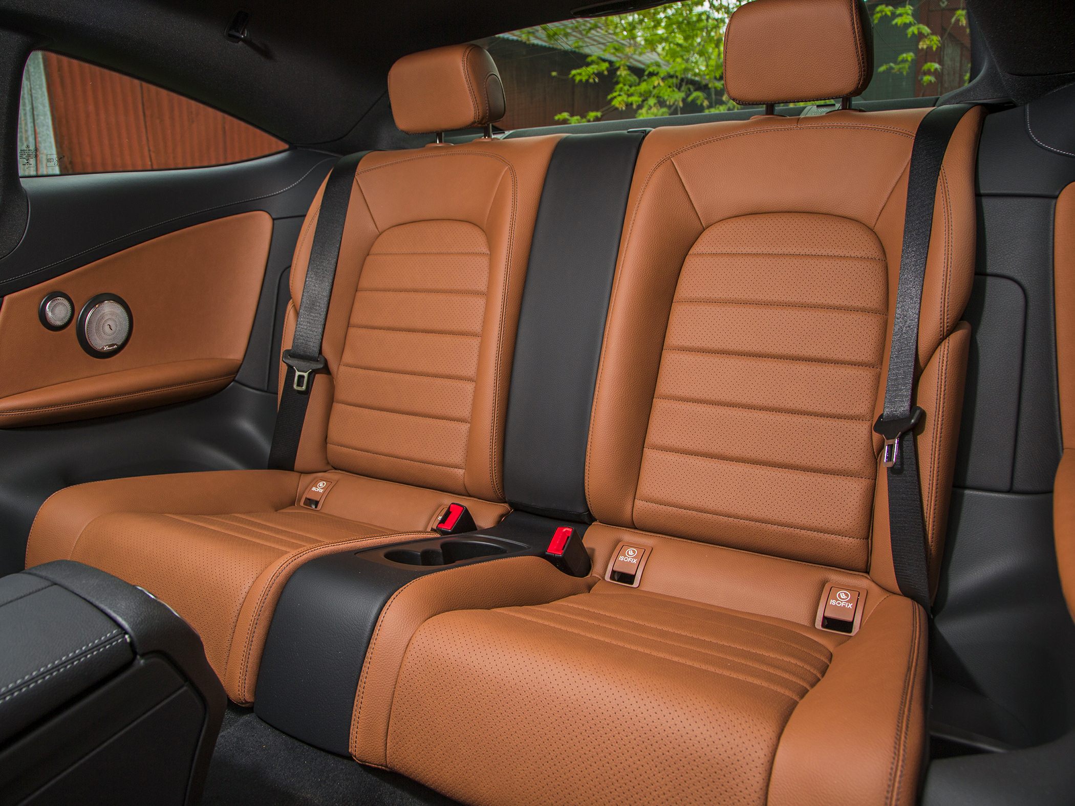 Brown leather rear seats with ISOFIX anchors and cup holders