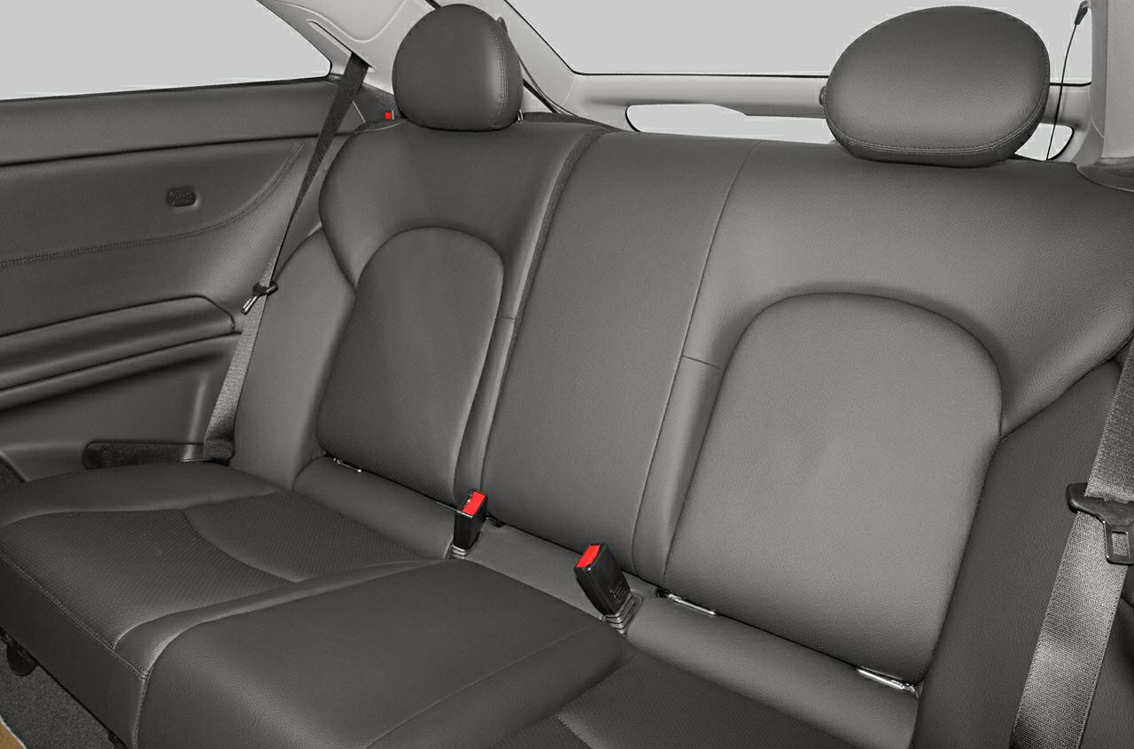 Black leather rear seats with headrests and seat belts