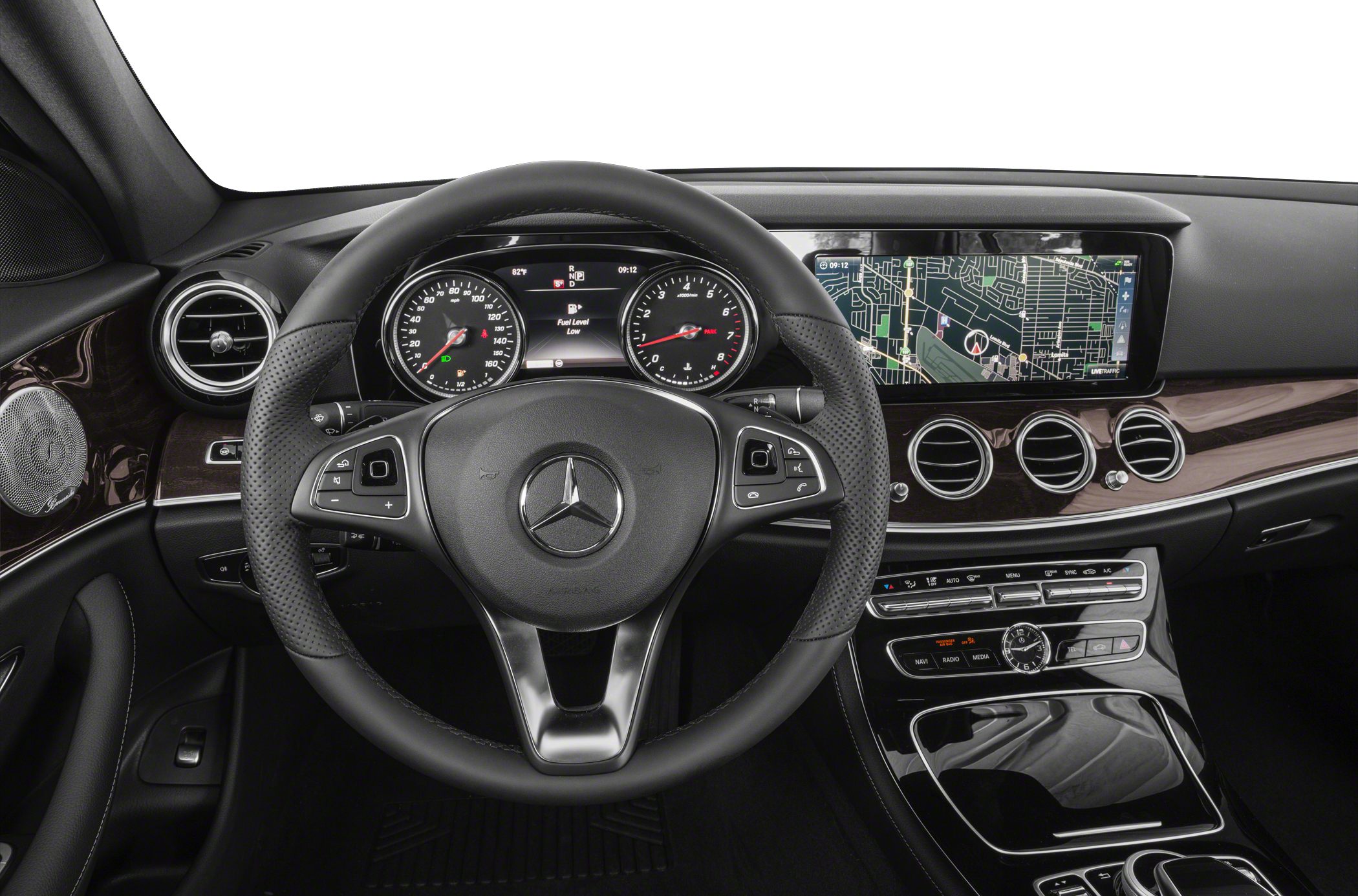 Steering wheel, digital instrument cluster, widescreen infotainment display