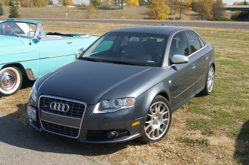 Front grille and alloy wheels of a sedan