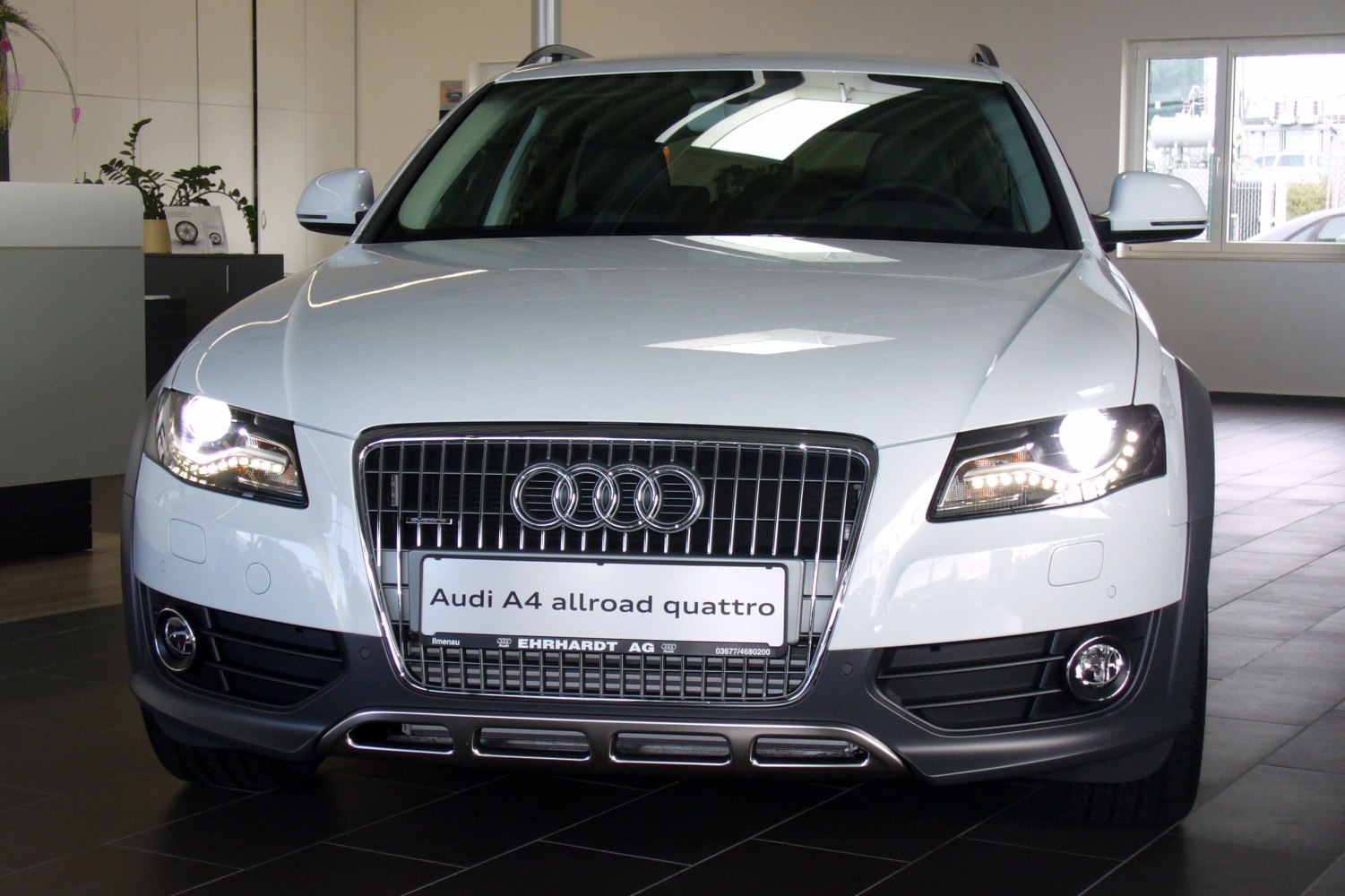 Front LED headlights and grille with fog lights