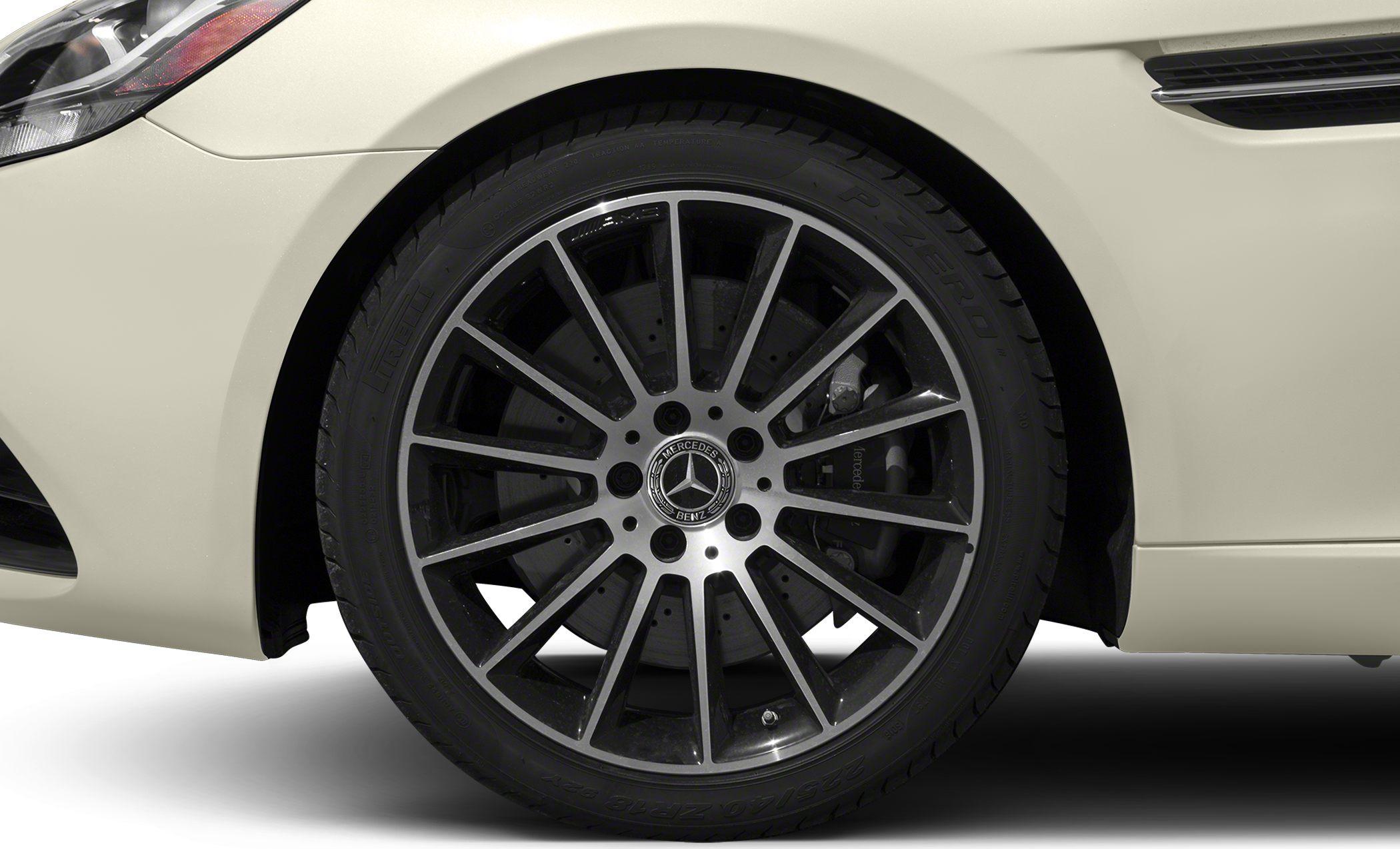Multi-spoke alloy wheel with performance brake system