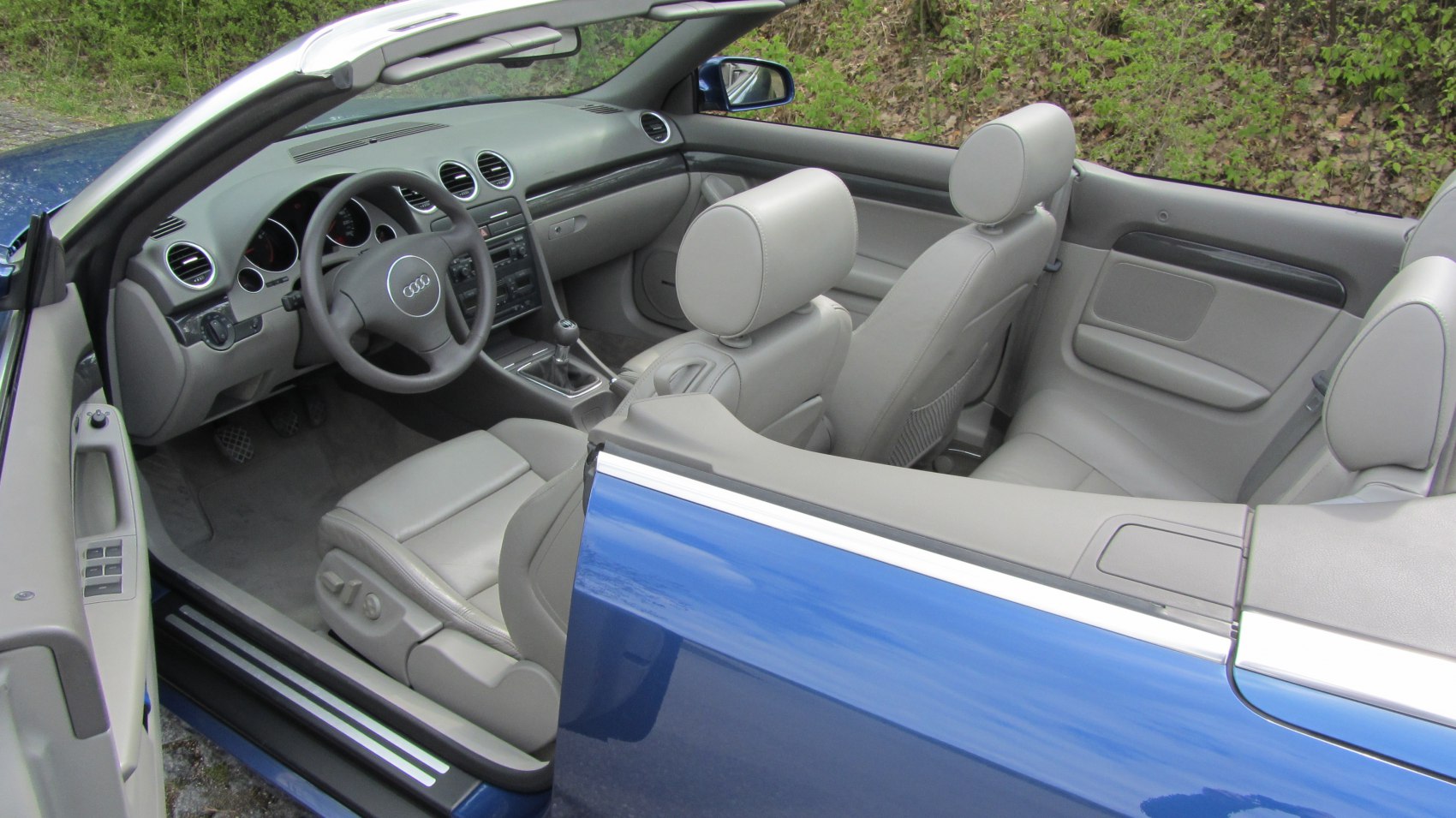 Convertible interior with manual transmission and leather seats