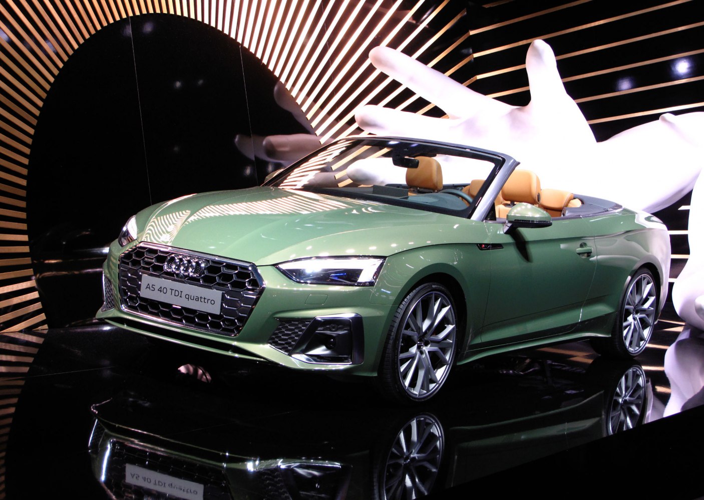Convertible vehicle with honeycomb grille and LED headlights
