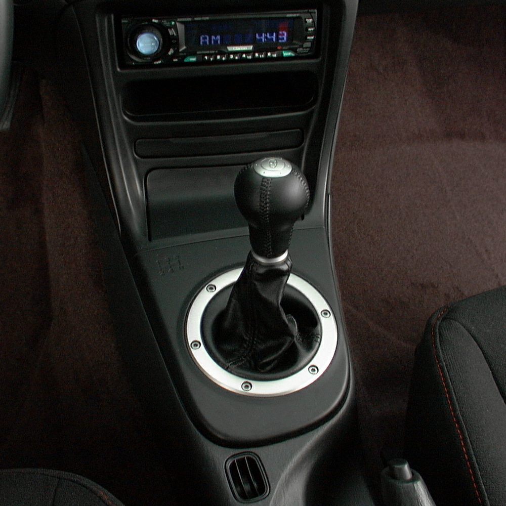 Manual gear shift lever and center console interior