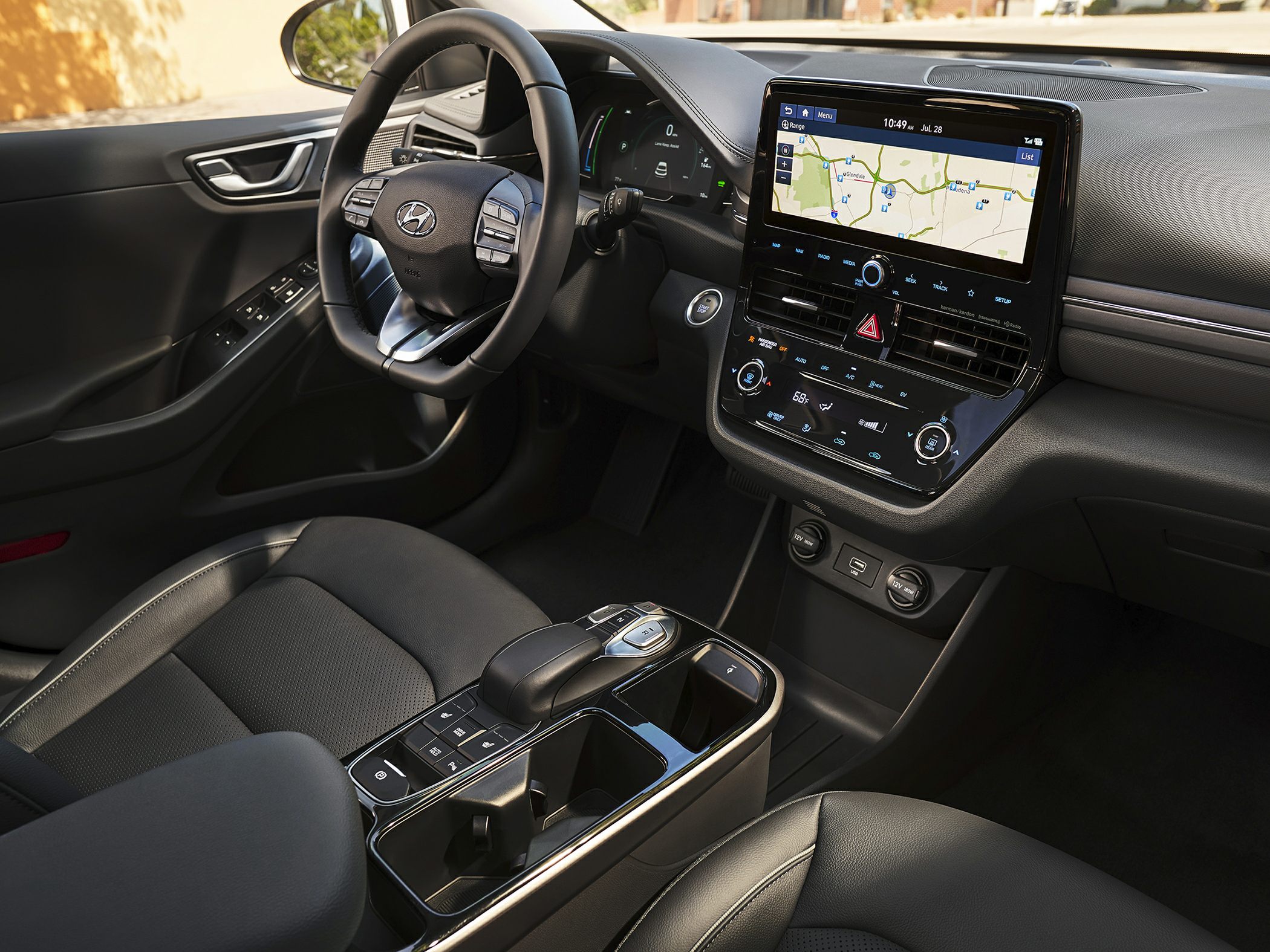 Touchscreen navigation and modern dashboard with multifunction steering wheel