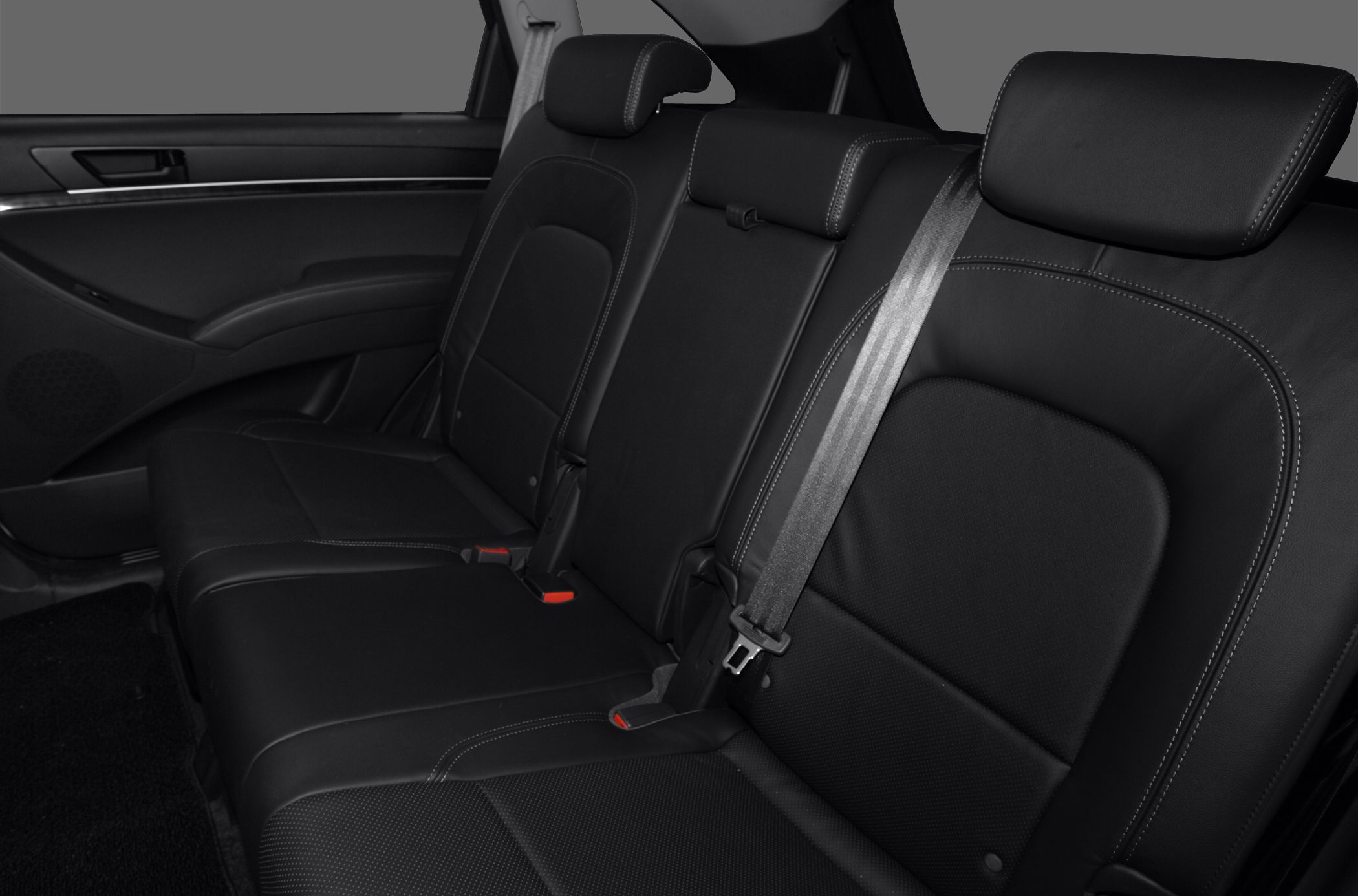 Rear leather seats with headrests and seat belts