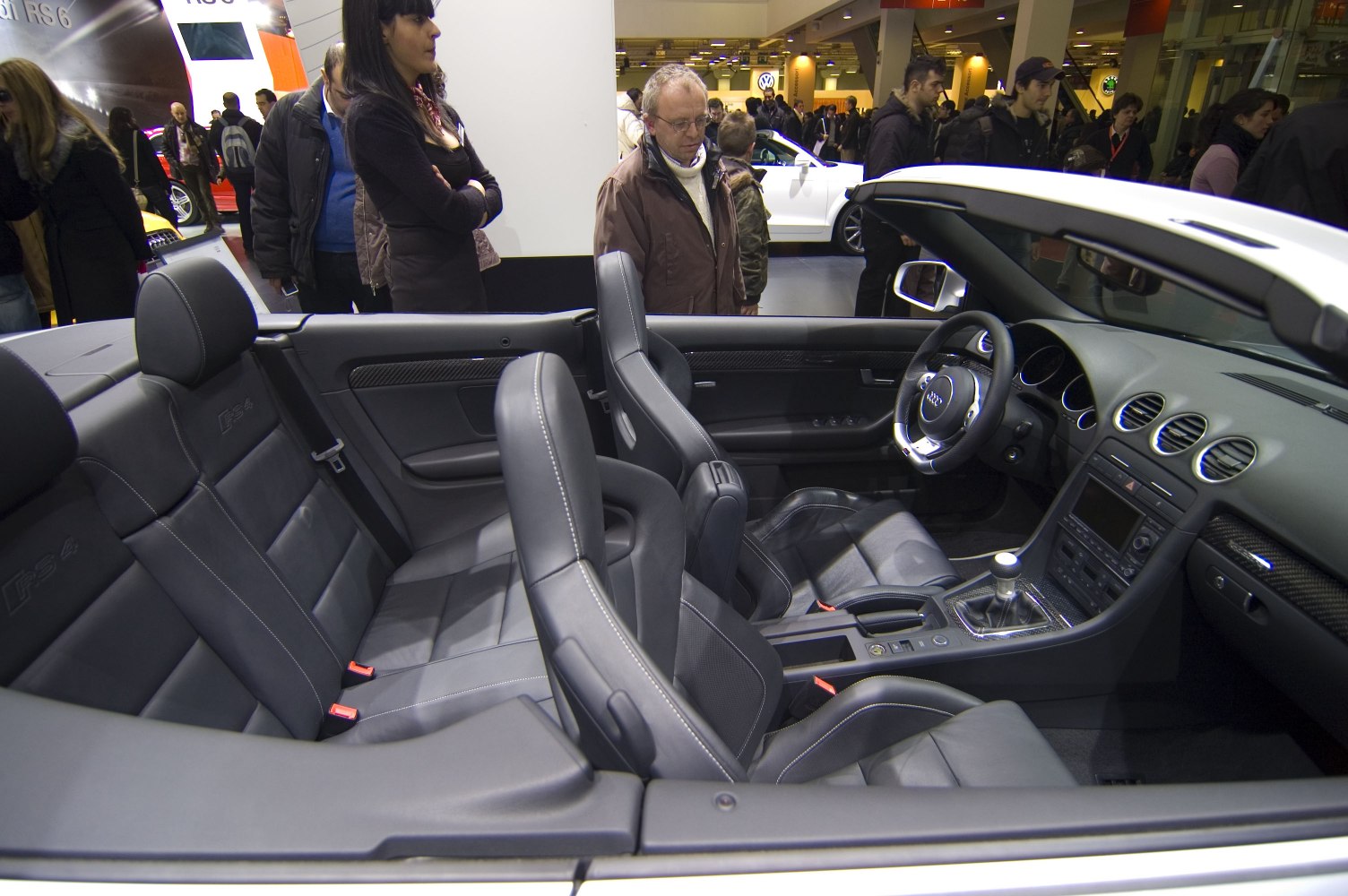 Convertible interior with leather seats and manual transmission