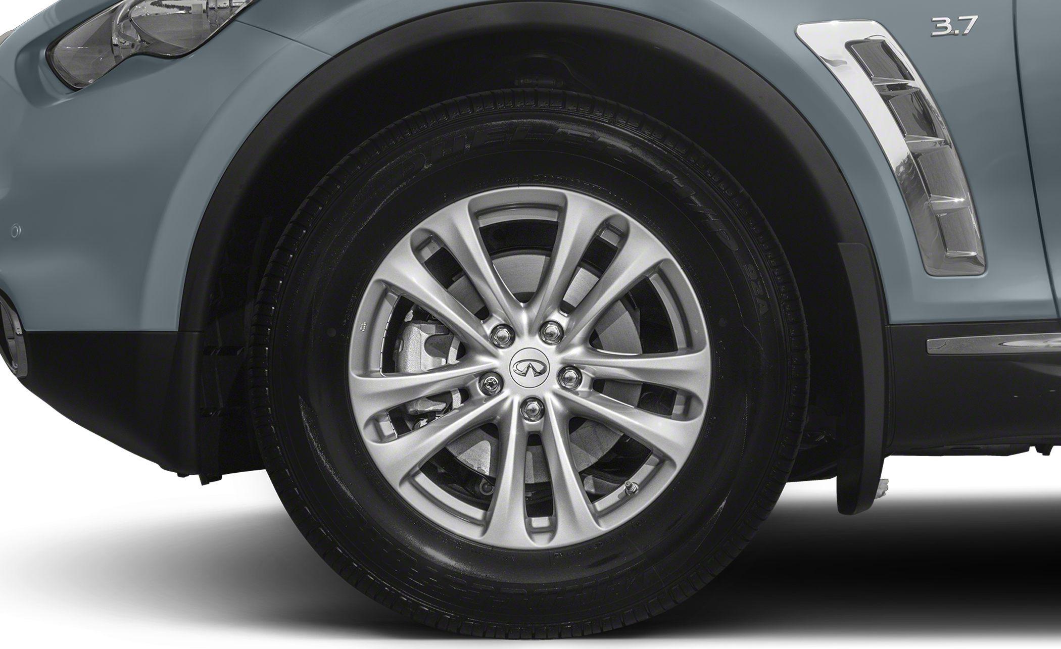Alloy wheel with multi-spoke design and chrome front fender vent