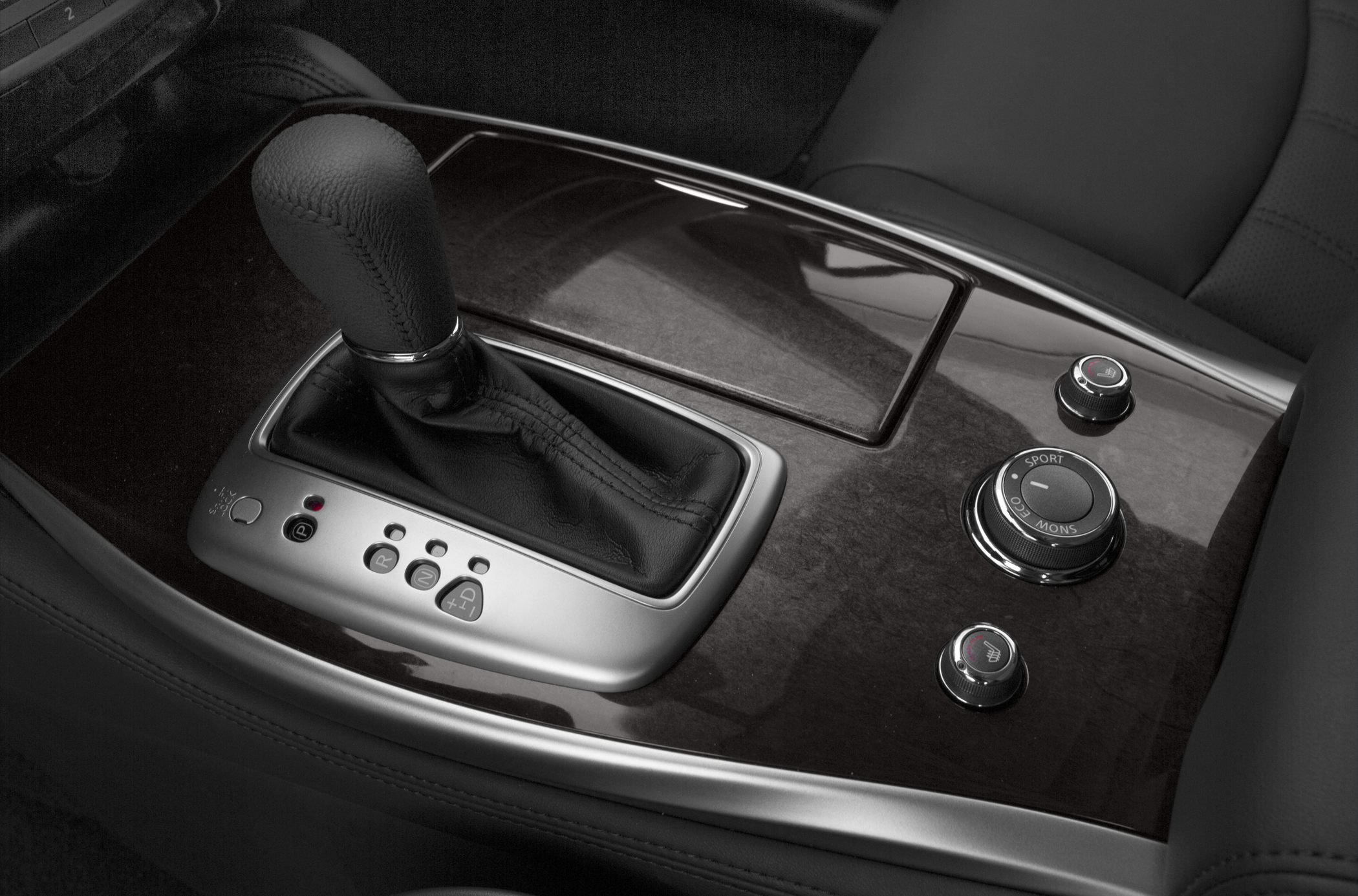 Leather automatic gear shift lever and drive mode selector knob