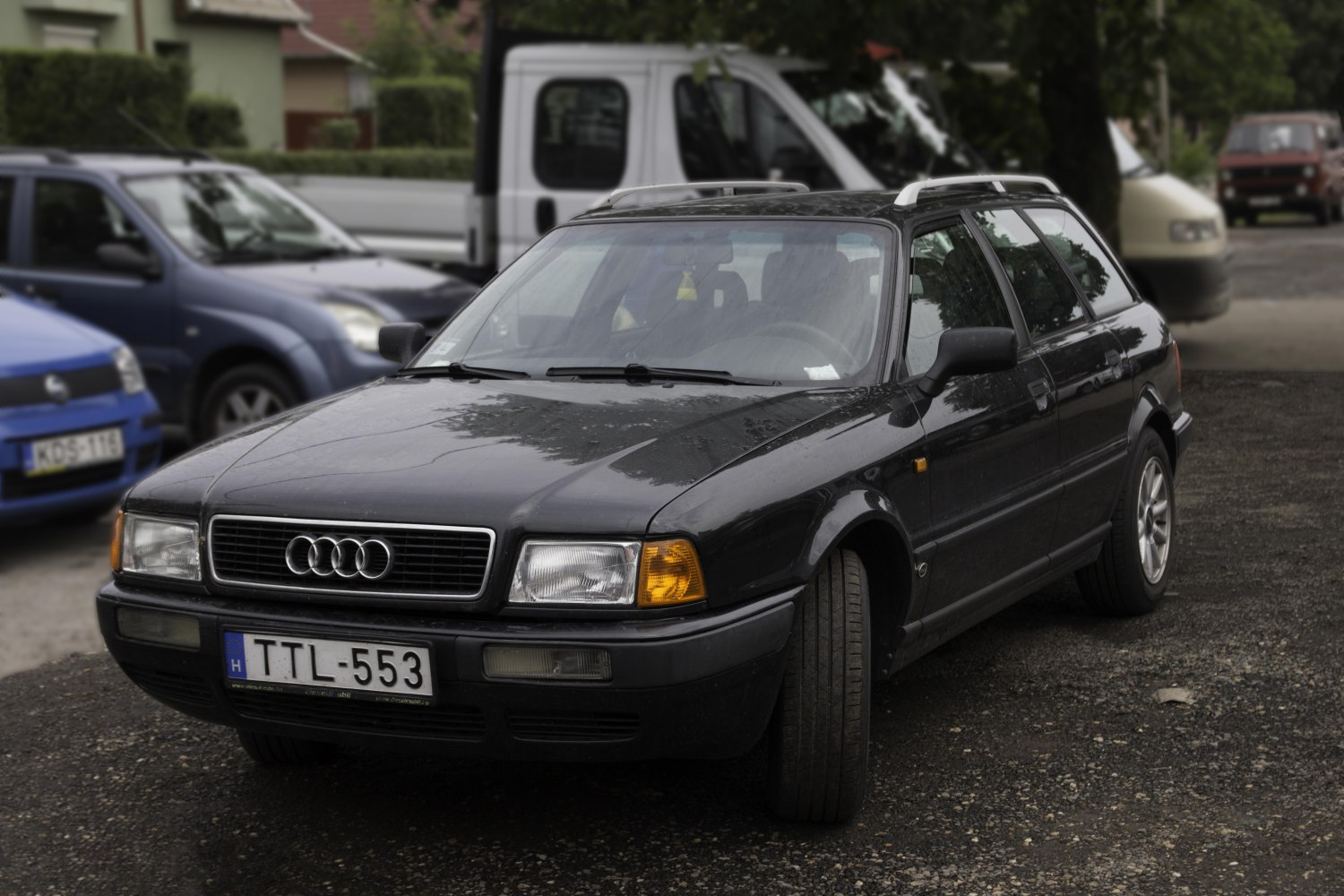 Front view of classic Audi 80 Avant B4 station wagon with roof rails