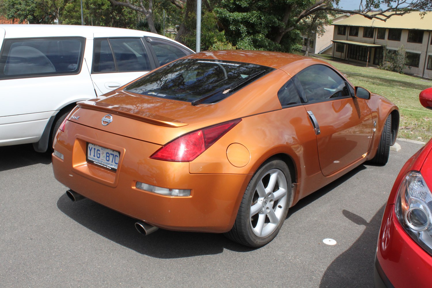 Sporty rear with spoiler and dual exhaust
