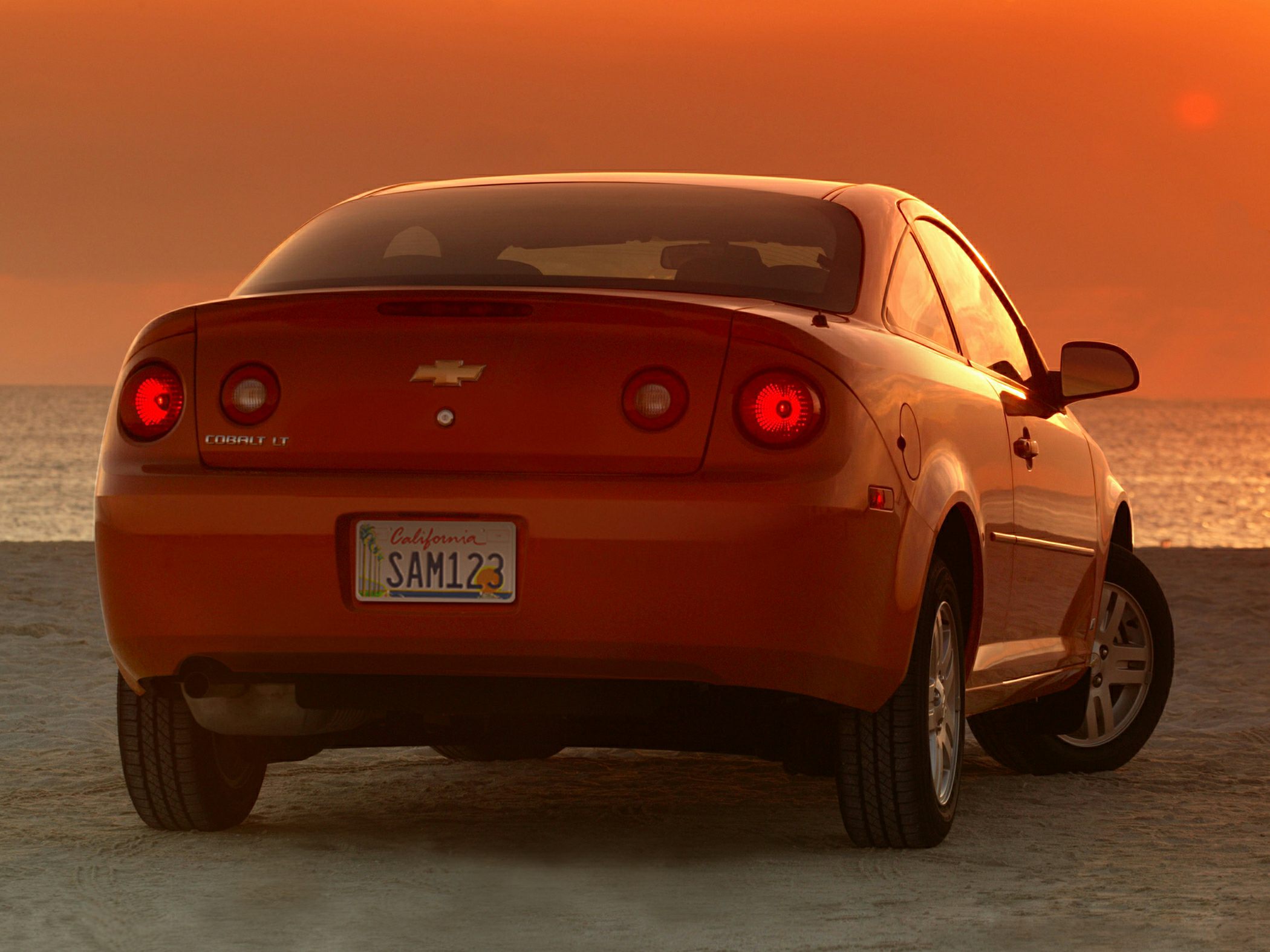 3/4 rear-right view