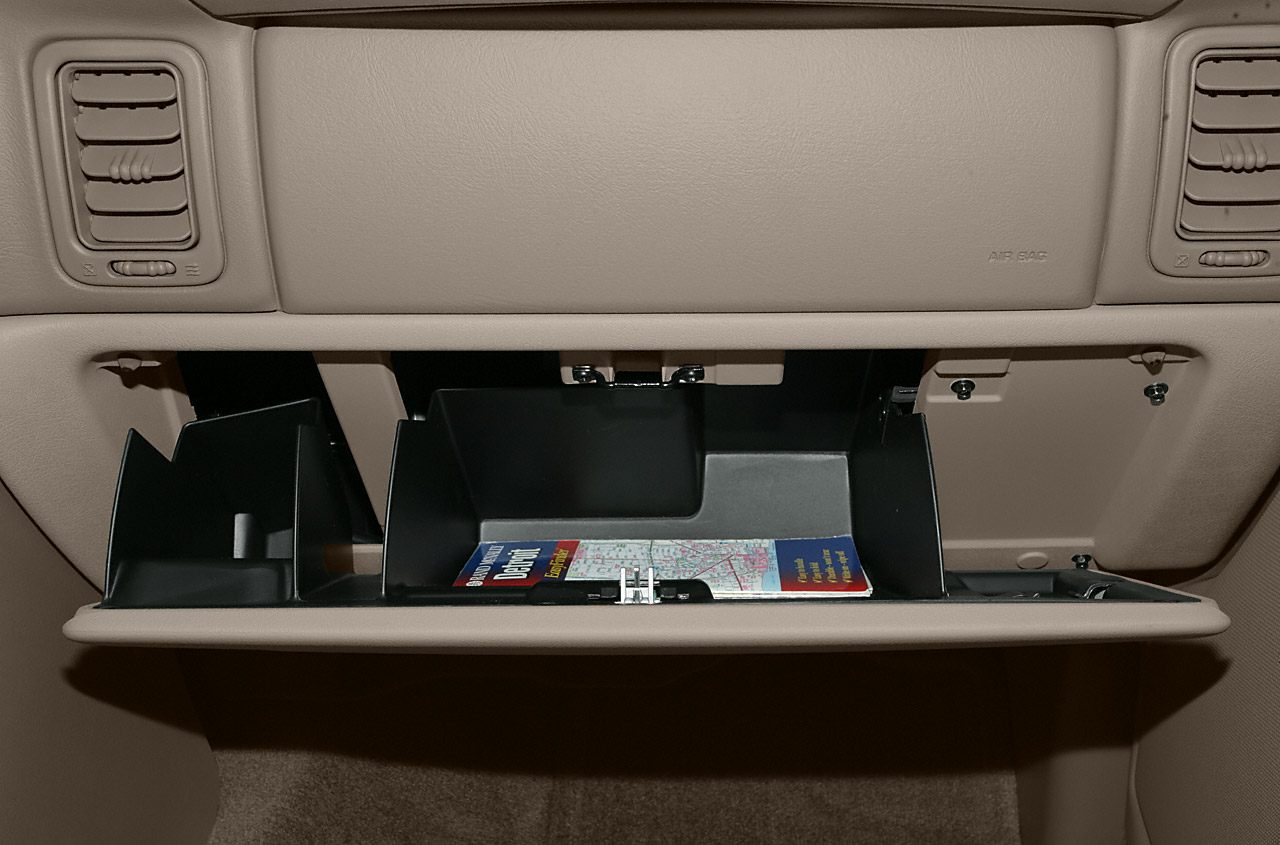 Open glove compartment with built-in storage compartments